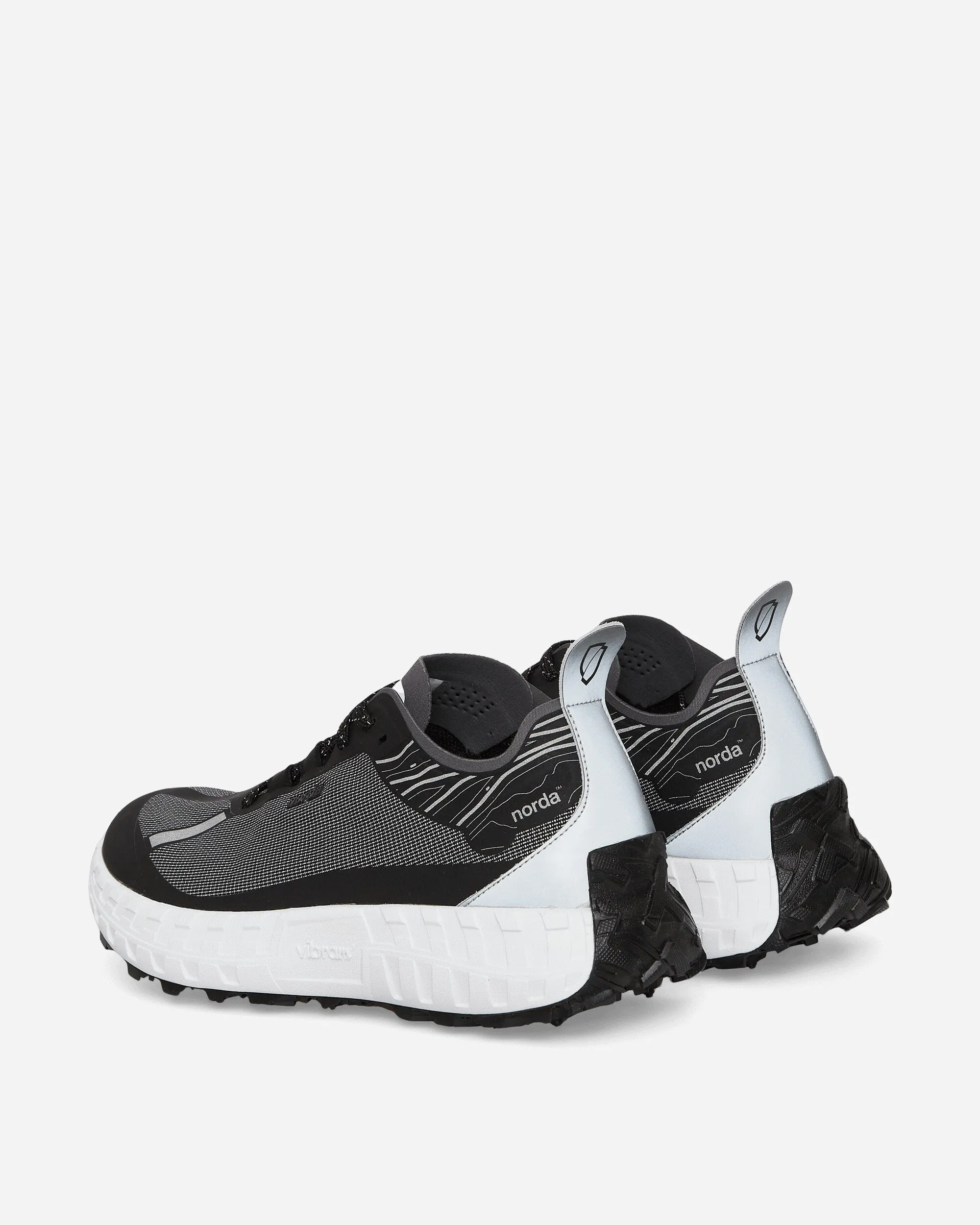 Smooth Base Jump Friendly 001 Sneakers Core Black