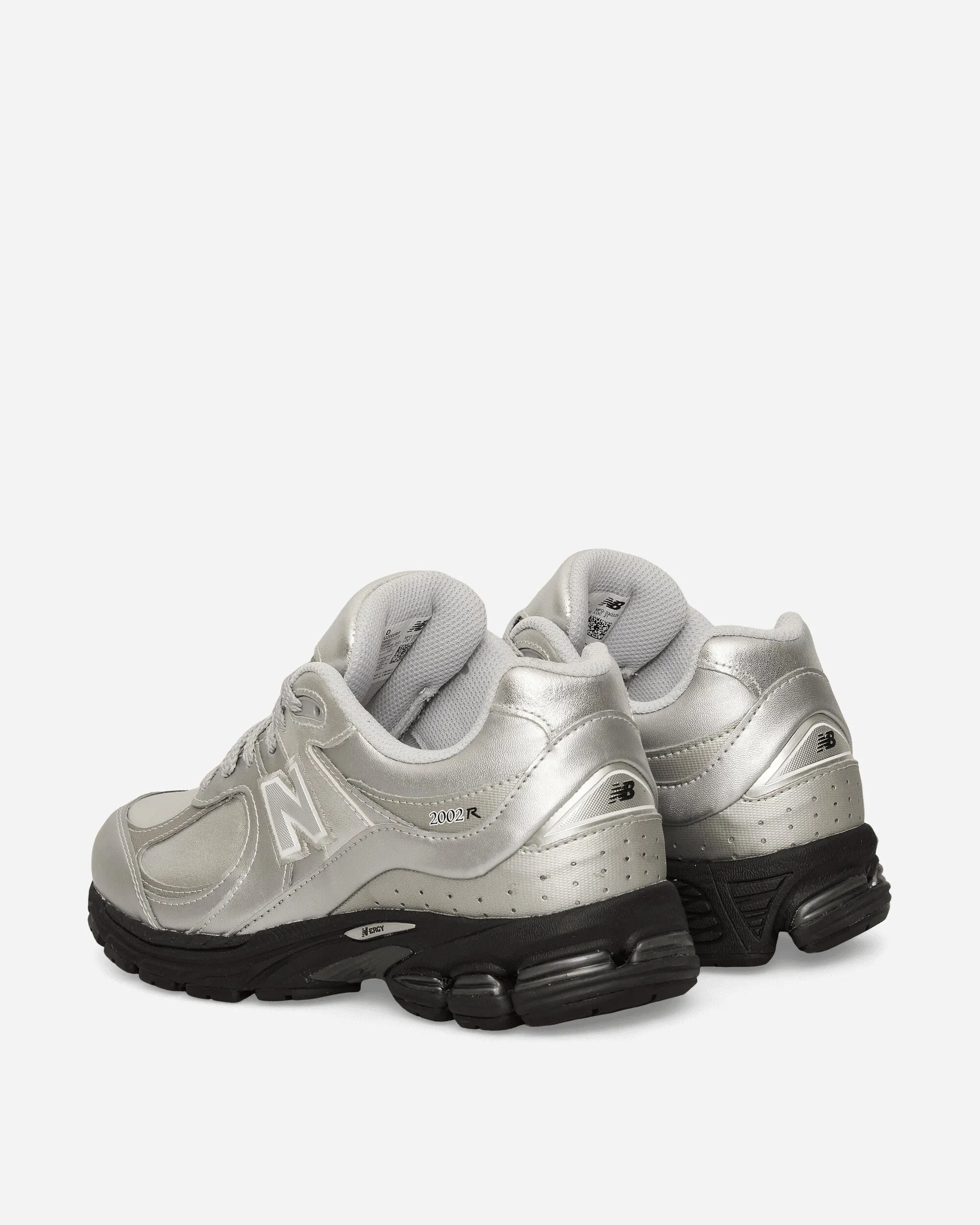 Wide Footbed Flexible Ride 2002R Sneakers Silver Metallic