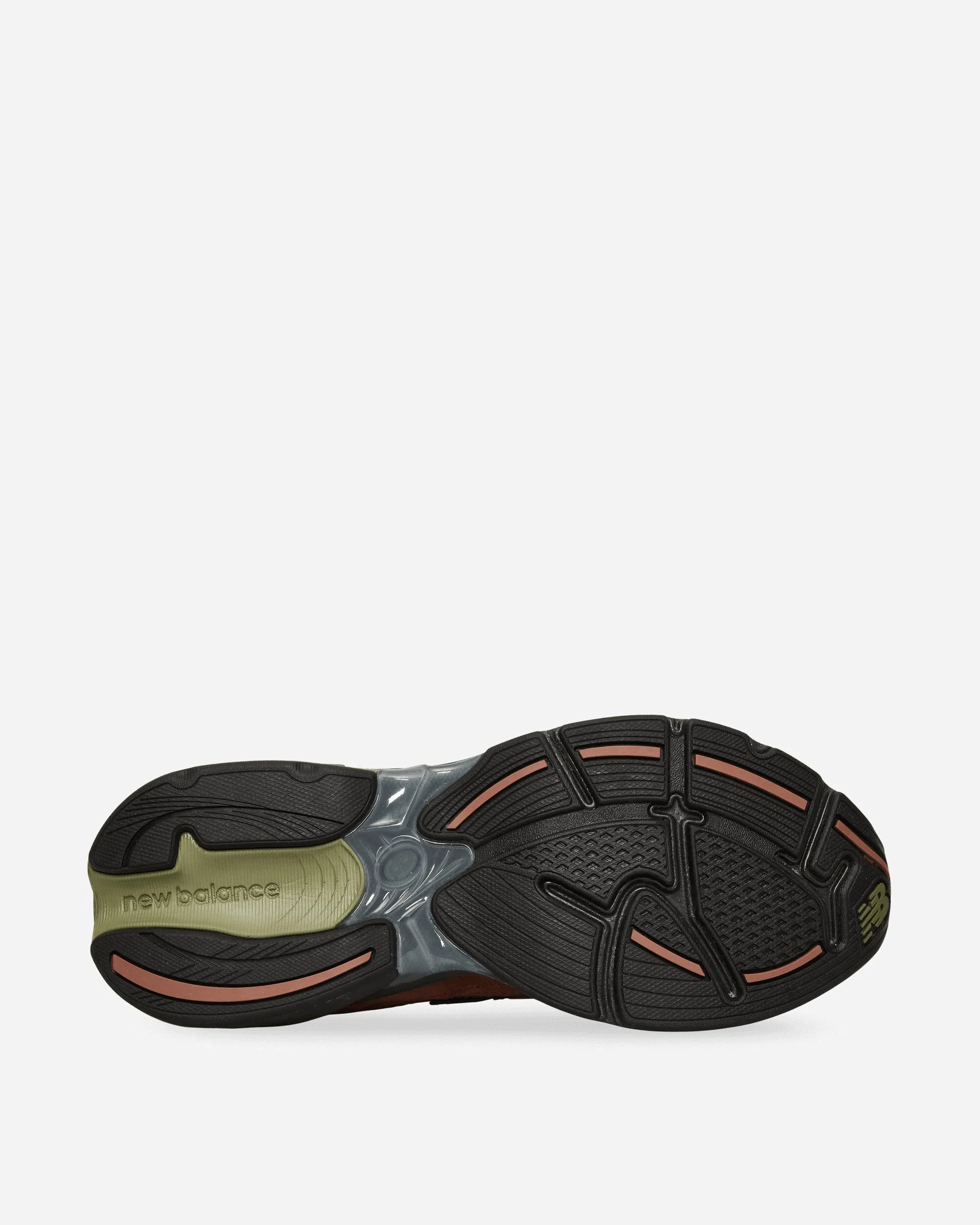 Soft Chic 2010 Sneakers Pecan / Castlerock