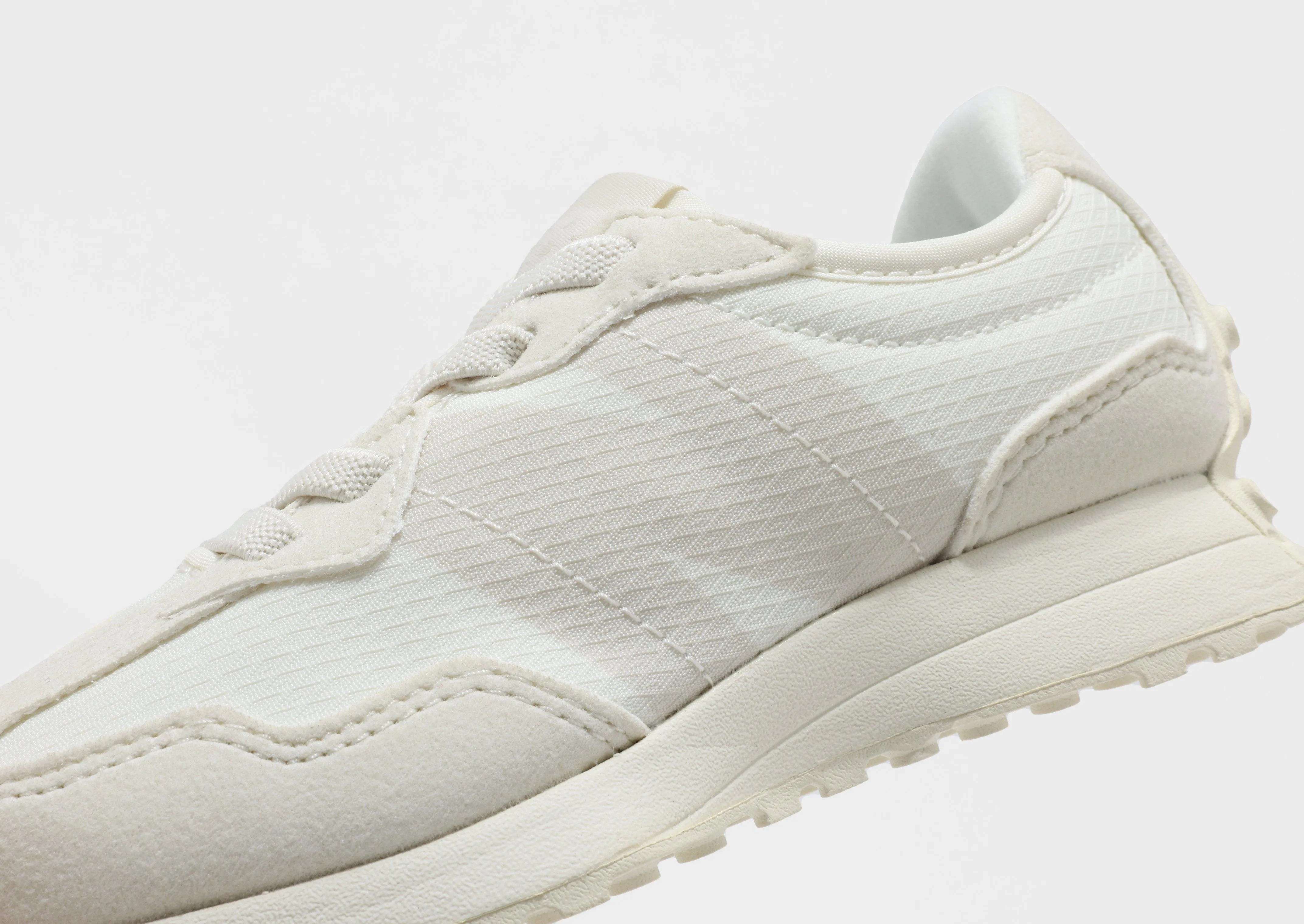 327 Children's Cutting - edge ergonomic - feature shoes