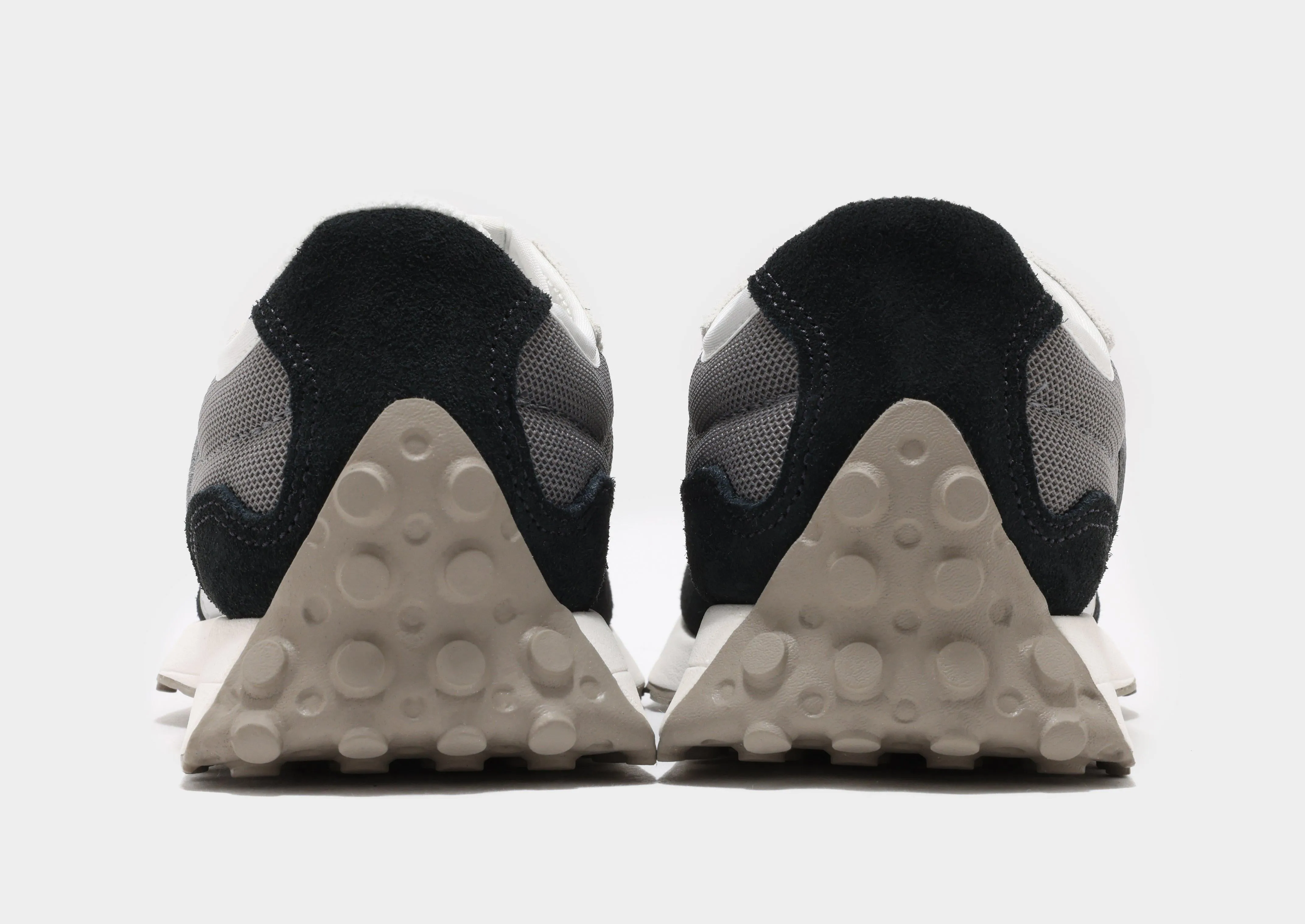 327 Junior's ground - feel shoes traction - enhanced running gear