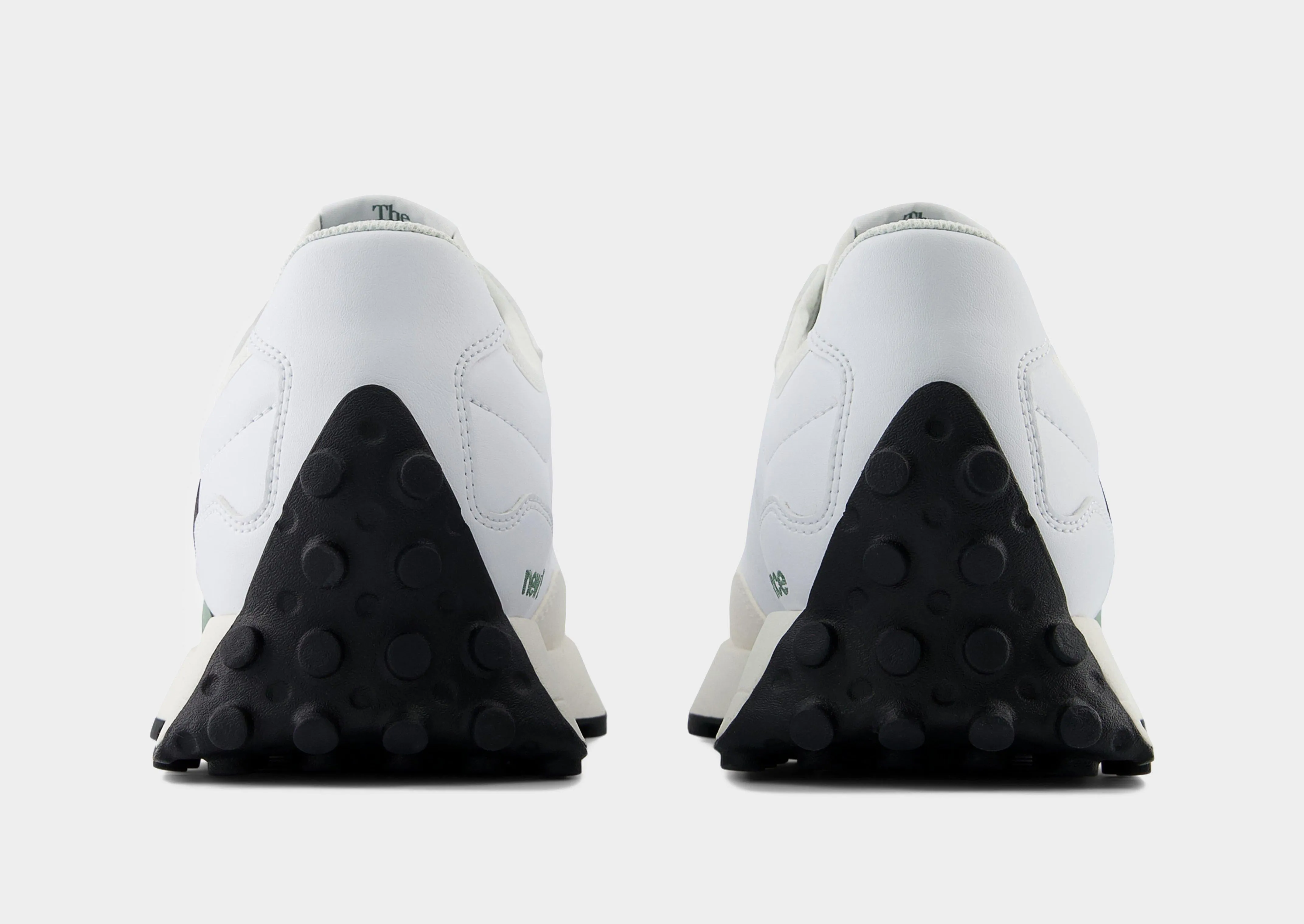 327 running in a ultramarathon shoes Anti - friction