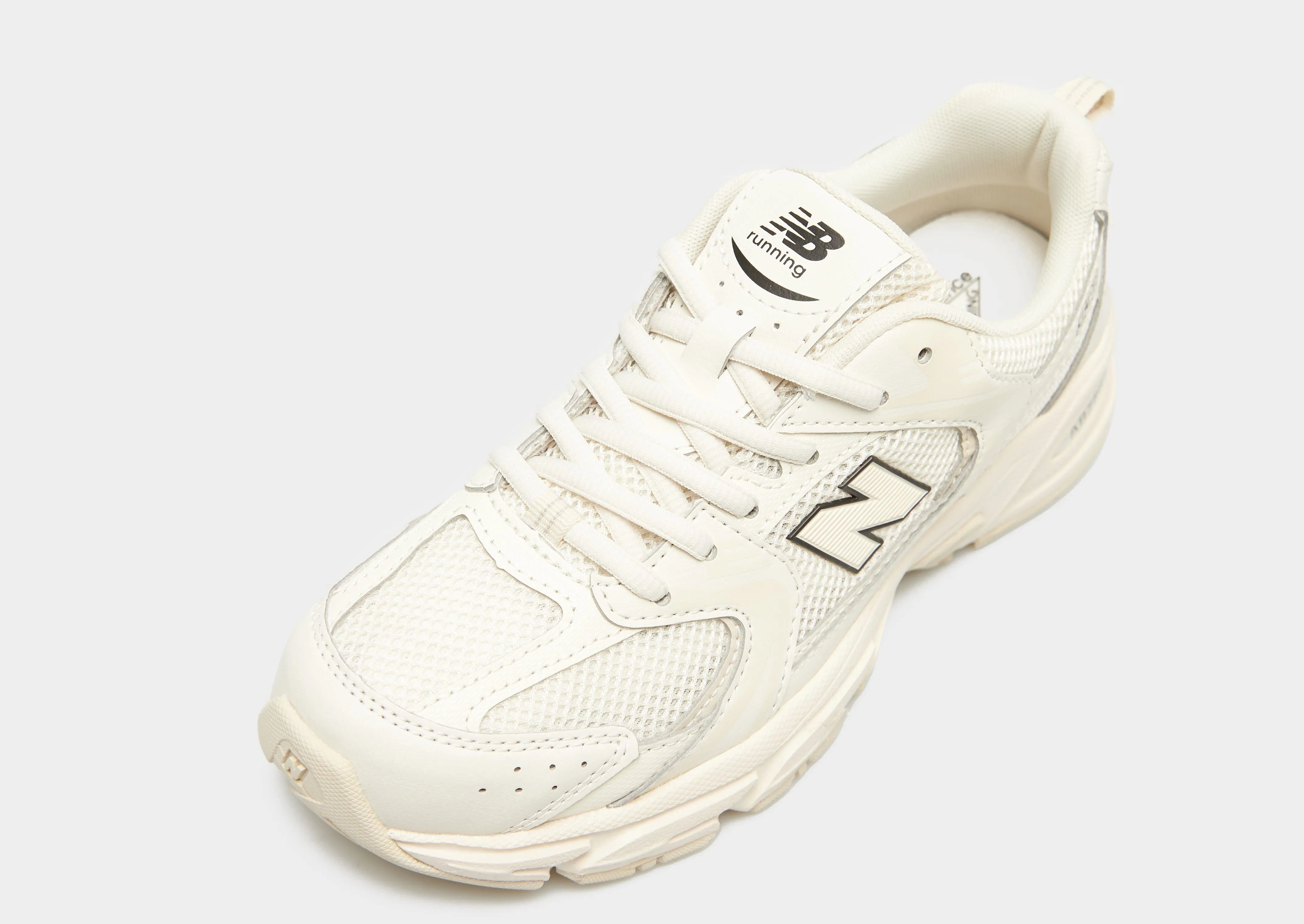 530 Junior's running shoes for hill repeats running in a steel bridge area shoes