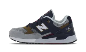 running shoes with traction pattern 530 "Explorer"