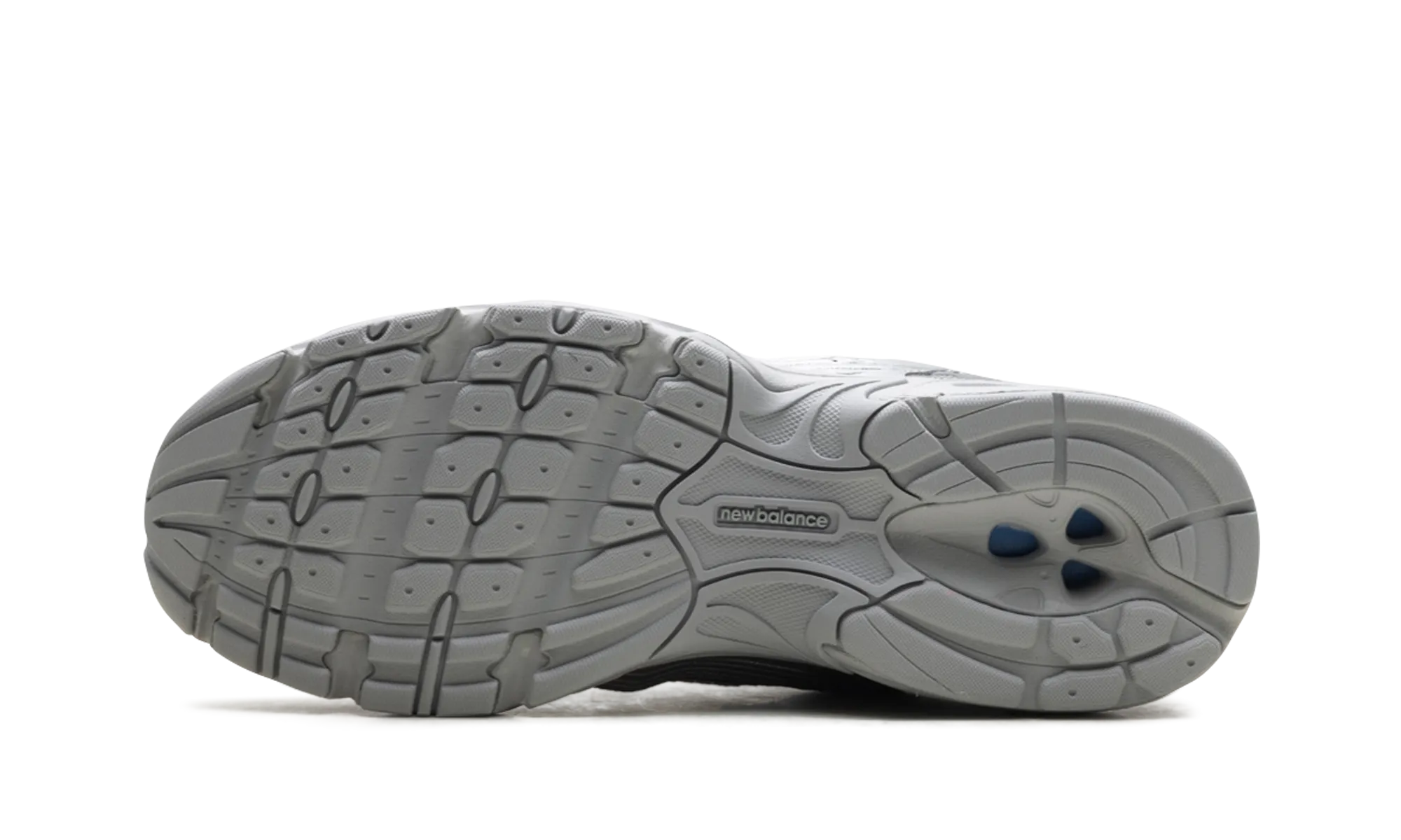 530 "Silver Grey" Mizuno Wave running in cold tracks shoes