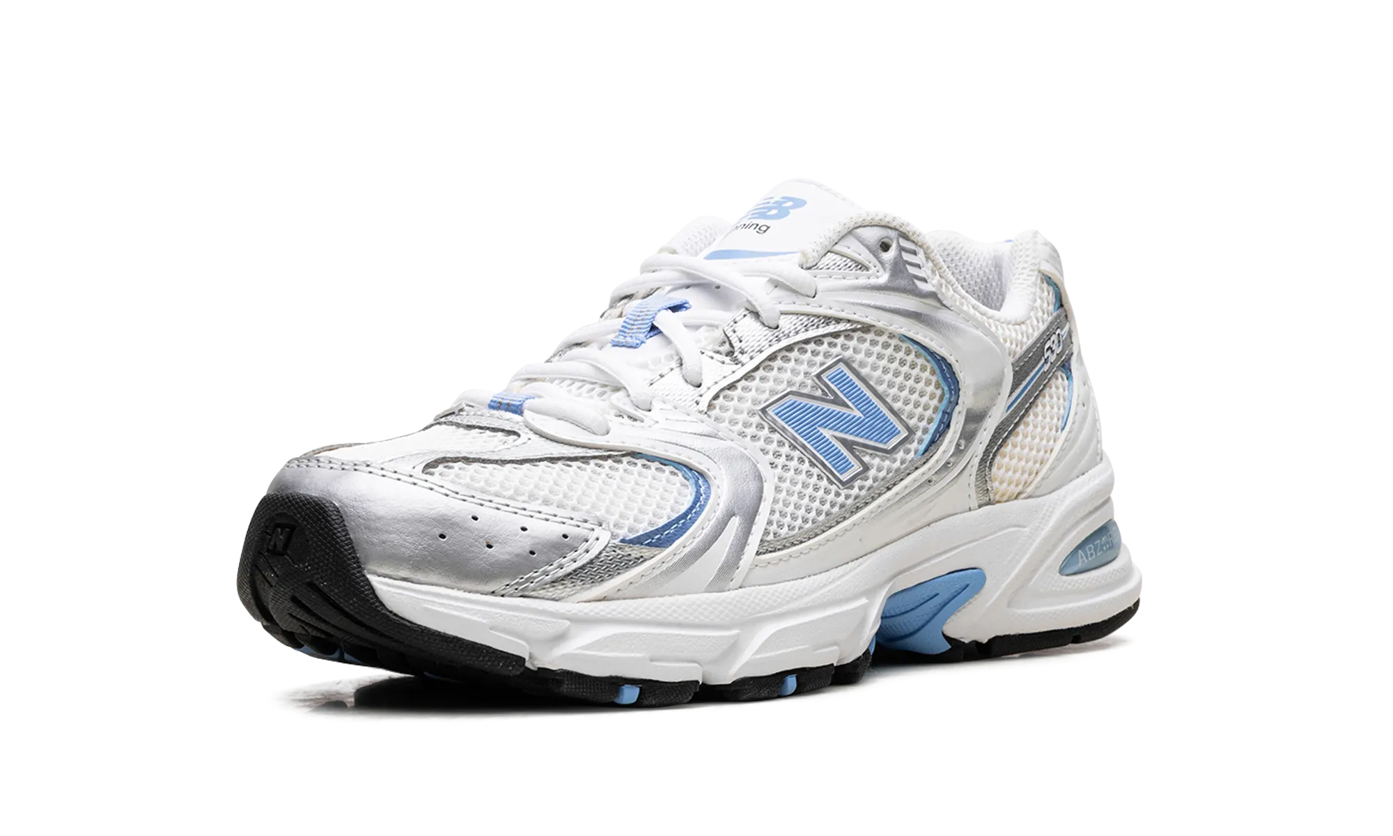 530 "White Carolina Blue" running in a floodplain area shoes