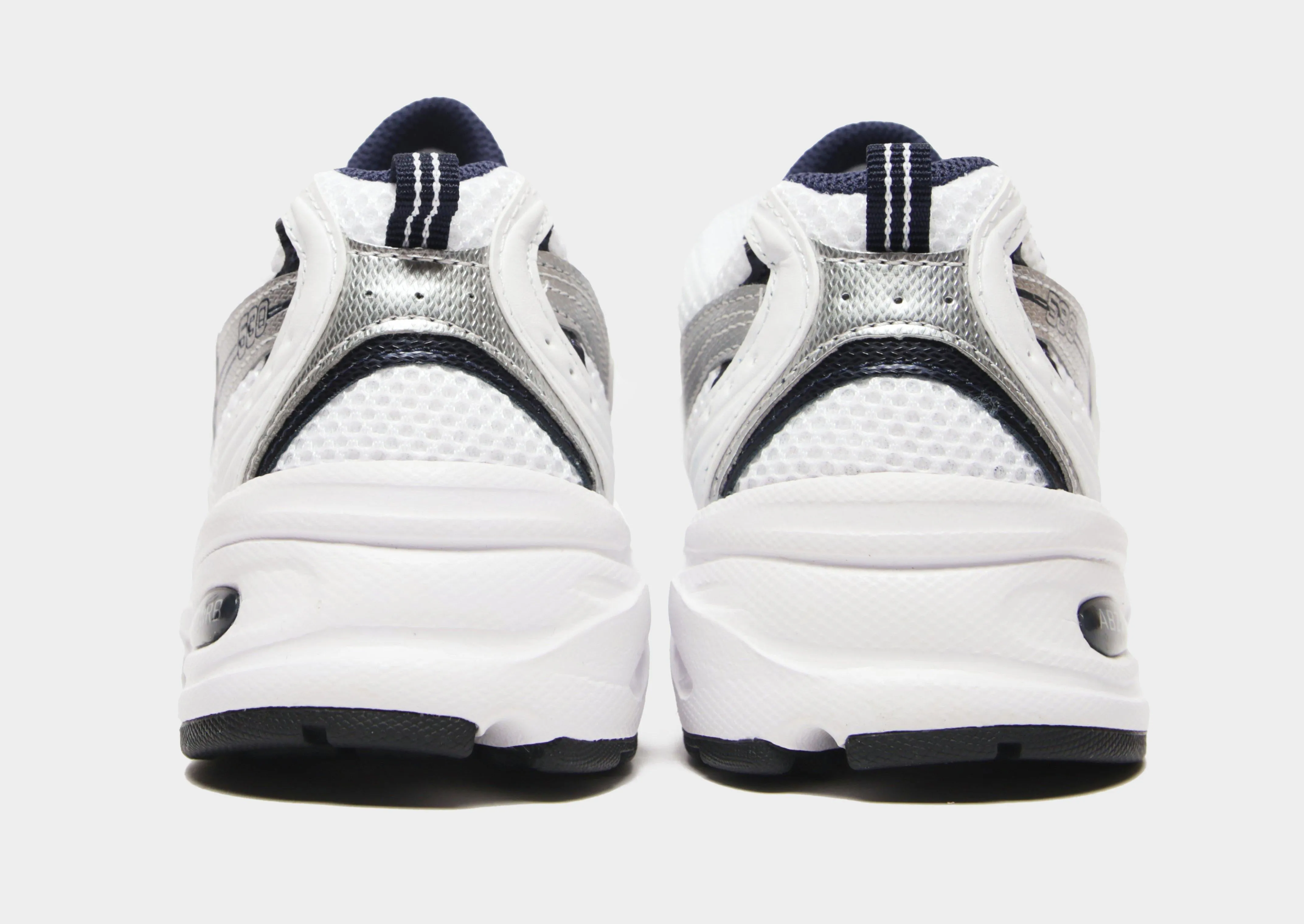 530 Retro - style split - sole shoes