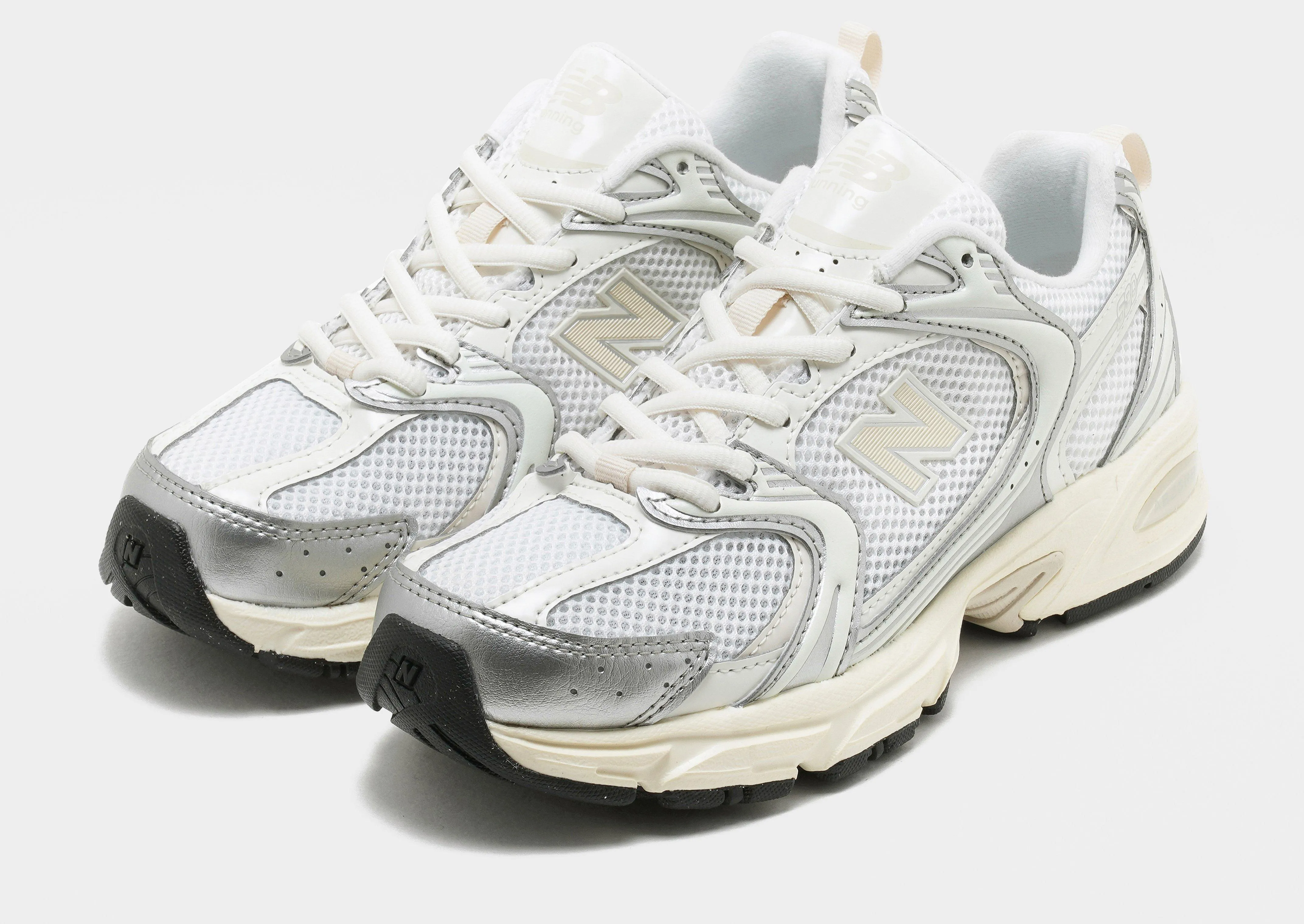 530 Women's traditional running shoes