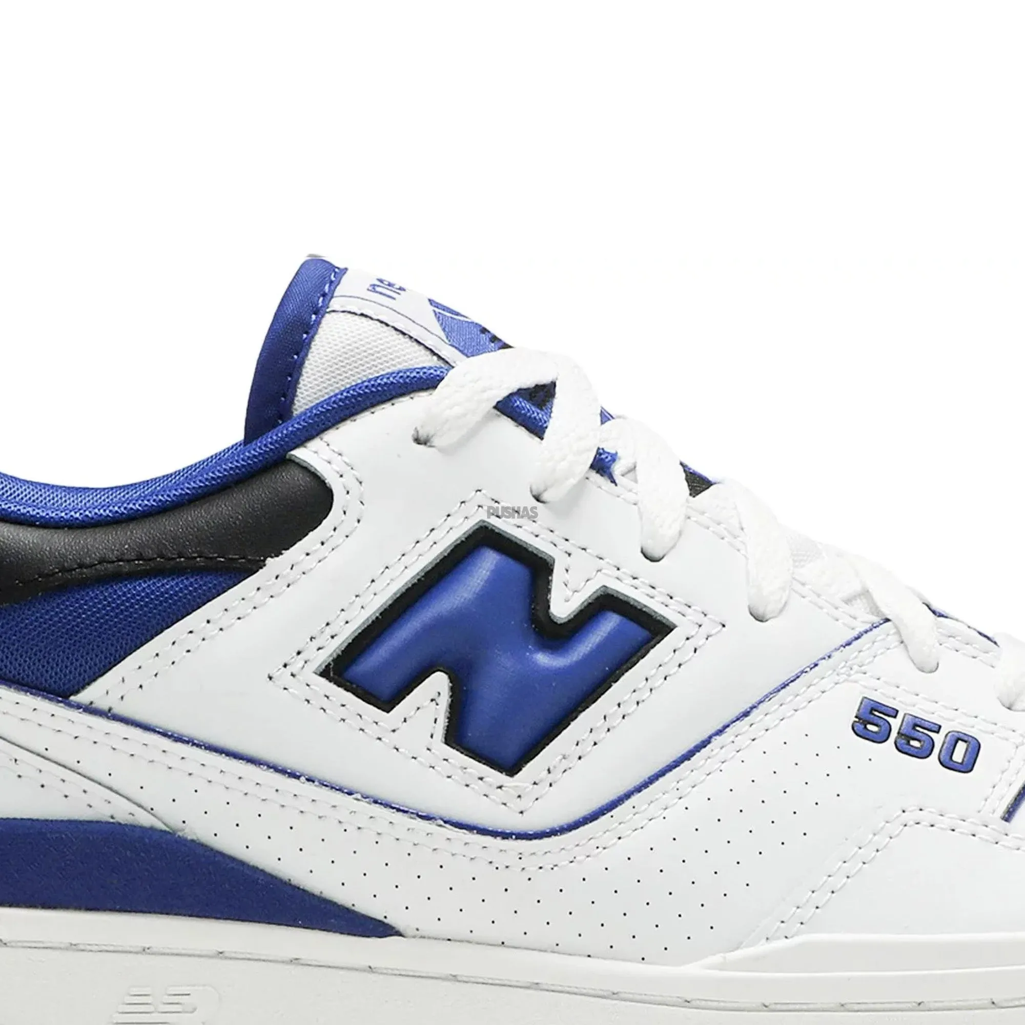 550 'White Blue' running in a fun run