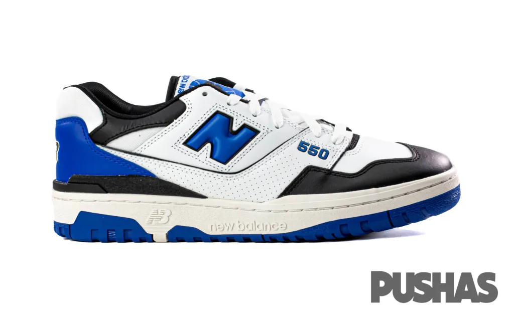 550 'White Royal Black' (2021) running alone
