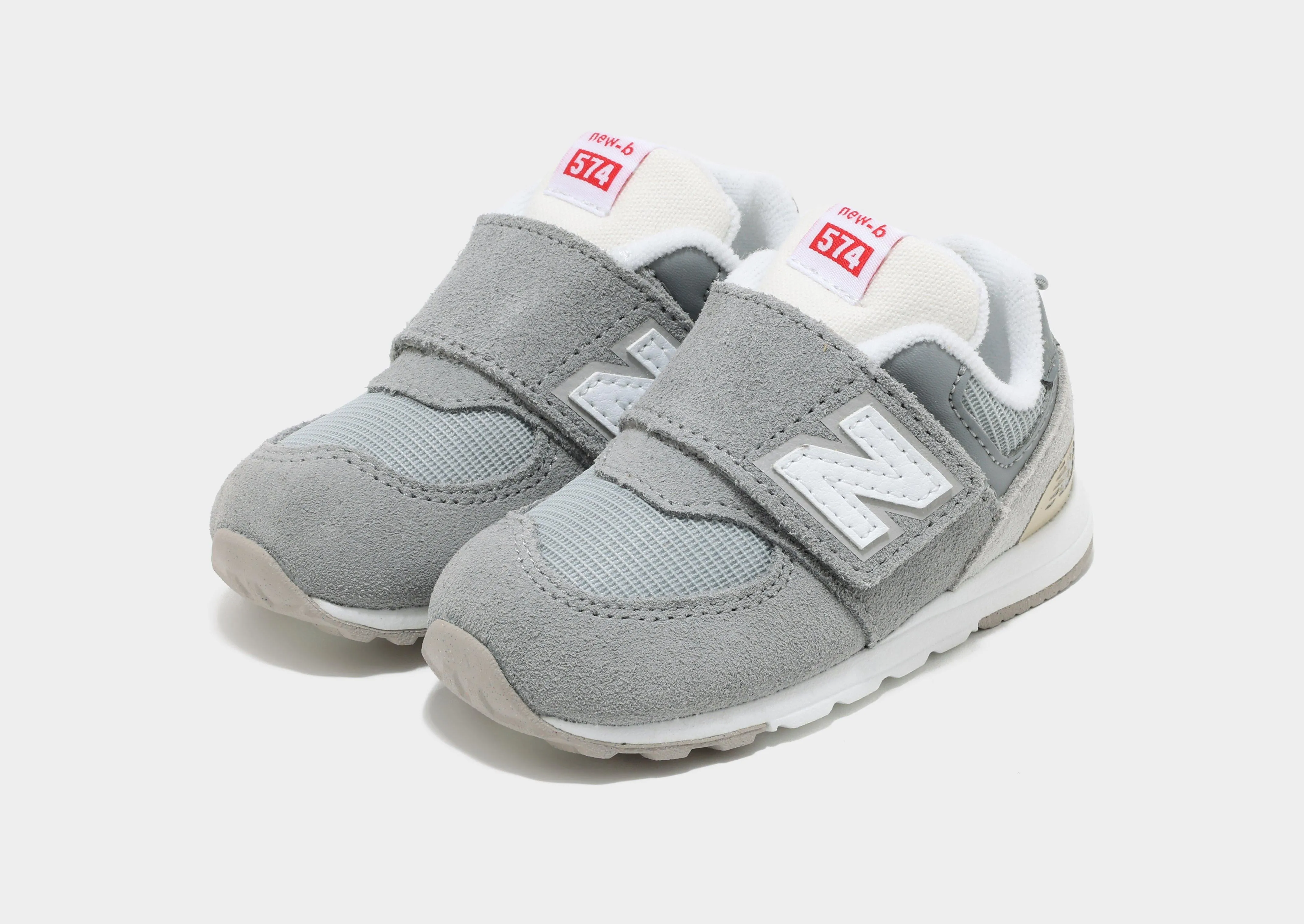 574 Infant's running in a frozen waterfall area shoes angular outsole running shoes