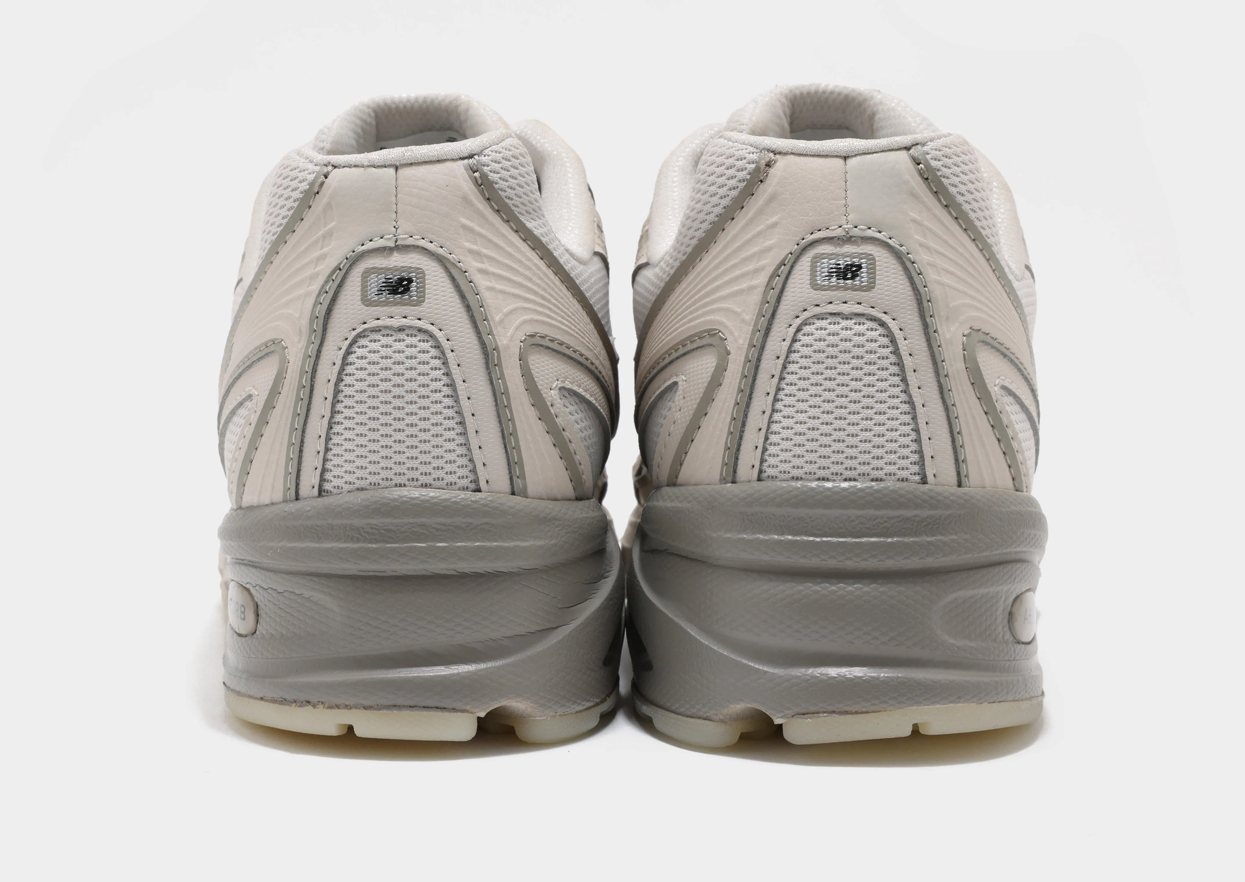 Spring cushioning - feature shoes 740