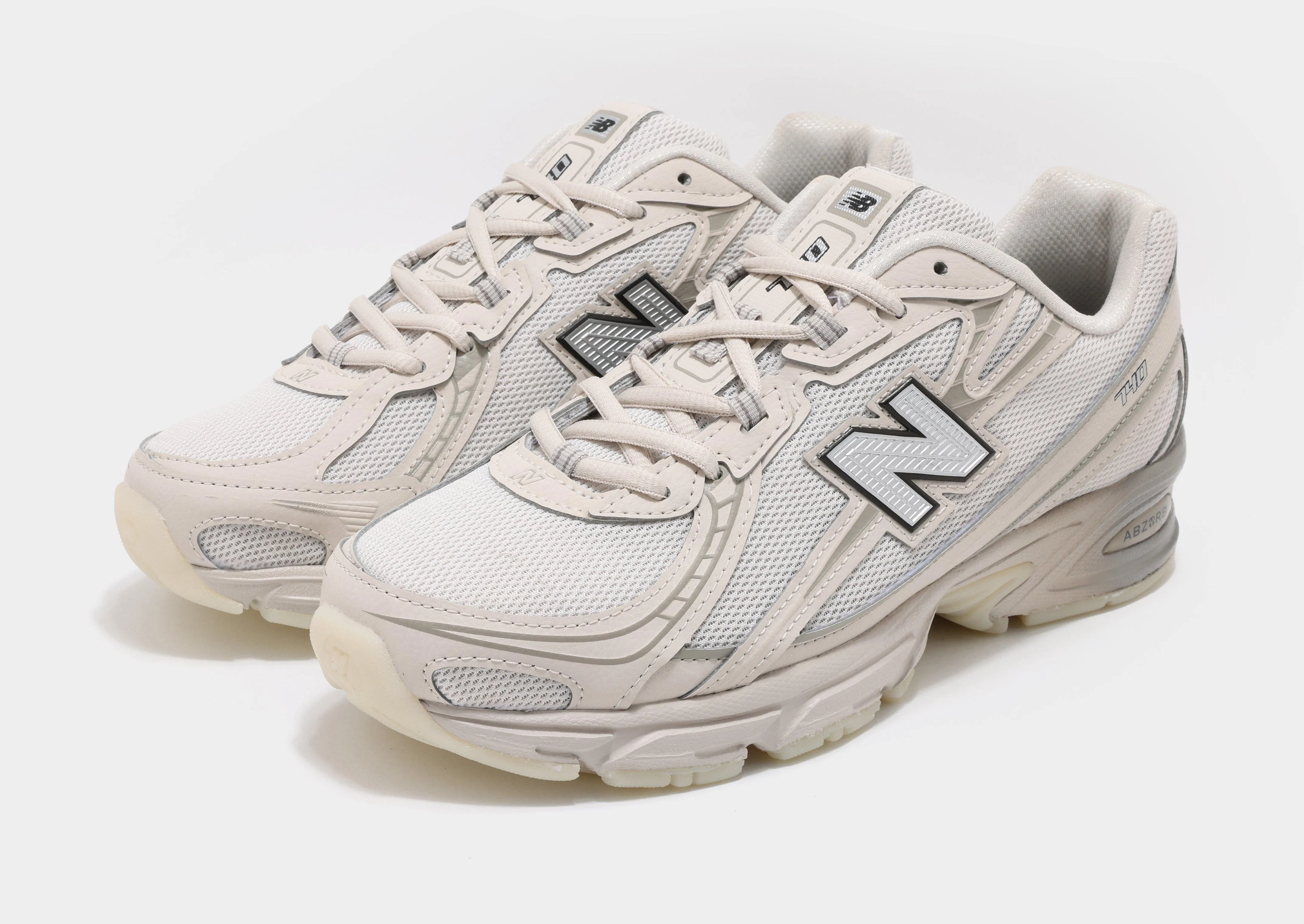 740 medium width
