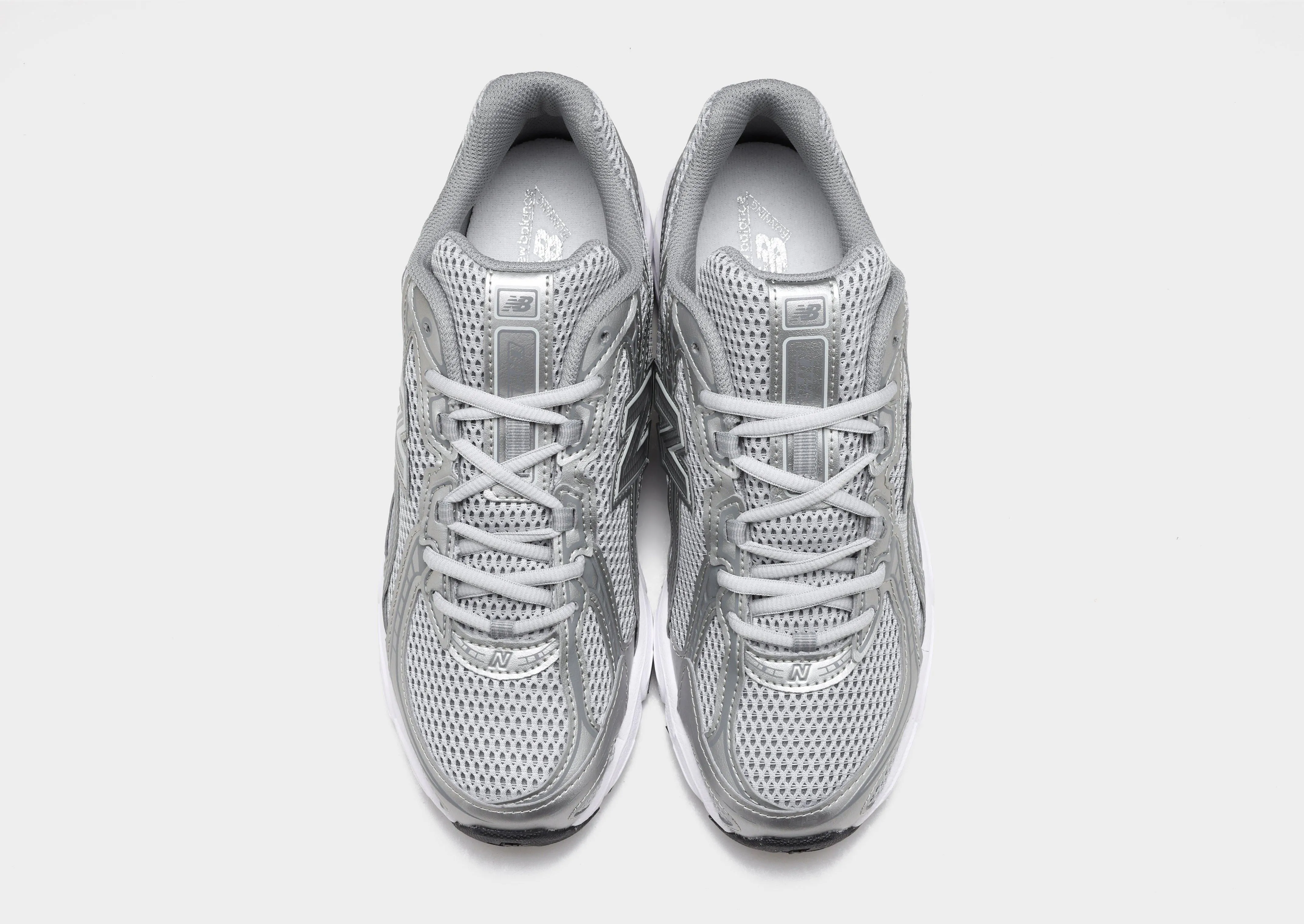 Ultimate Stability running in a salt flat area shoes 740