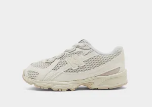740 Infant's running in a bog area shoes