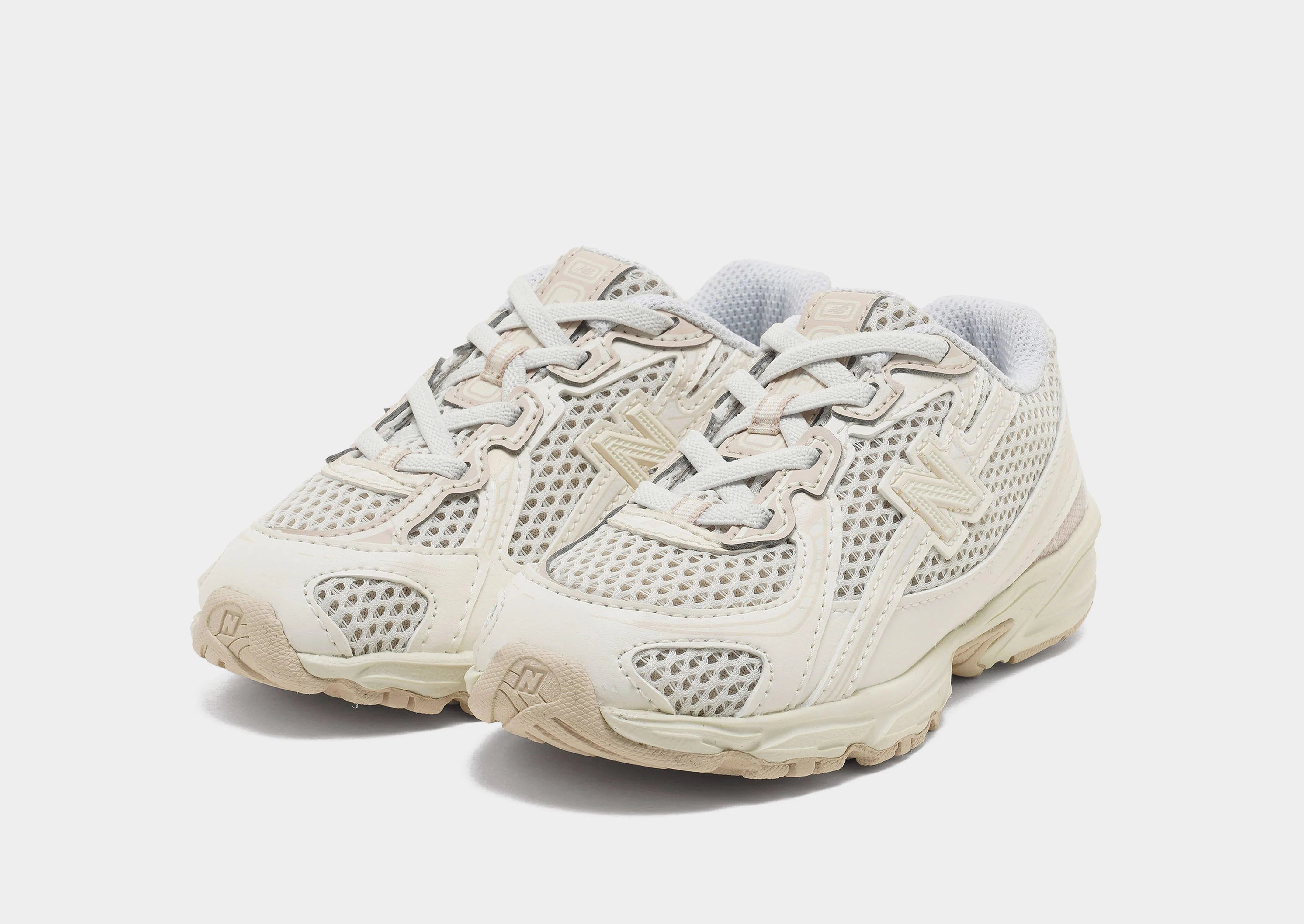 740 Infant's running on a treadmill at home shoes