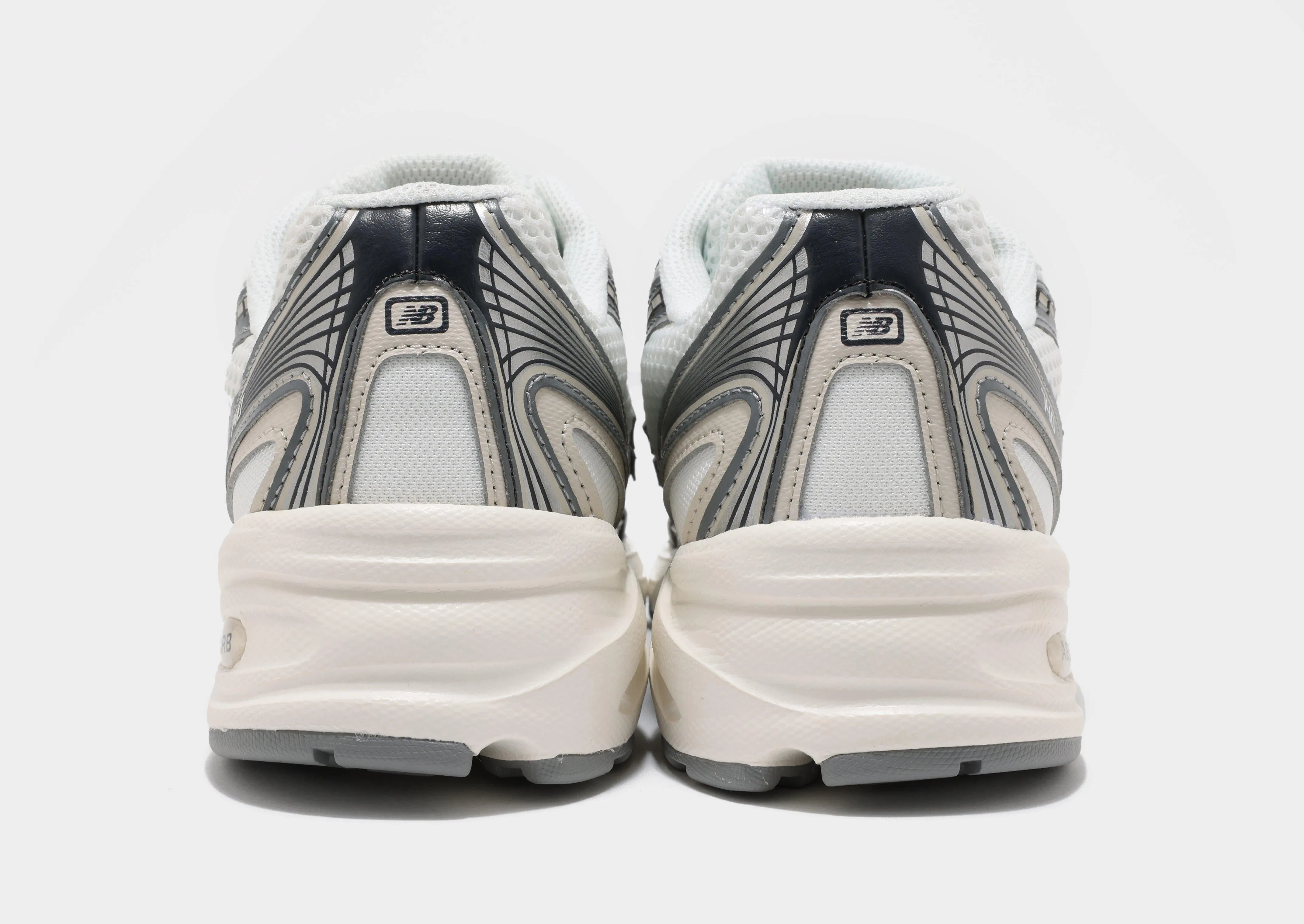740 Health - enabler Suede