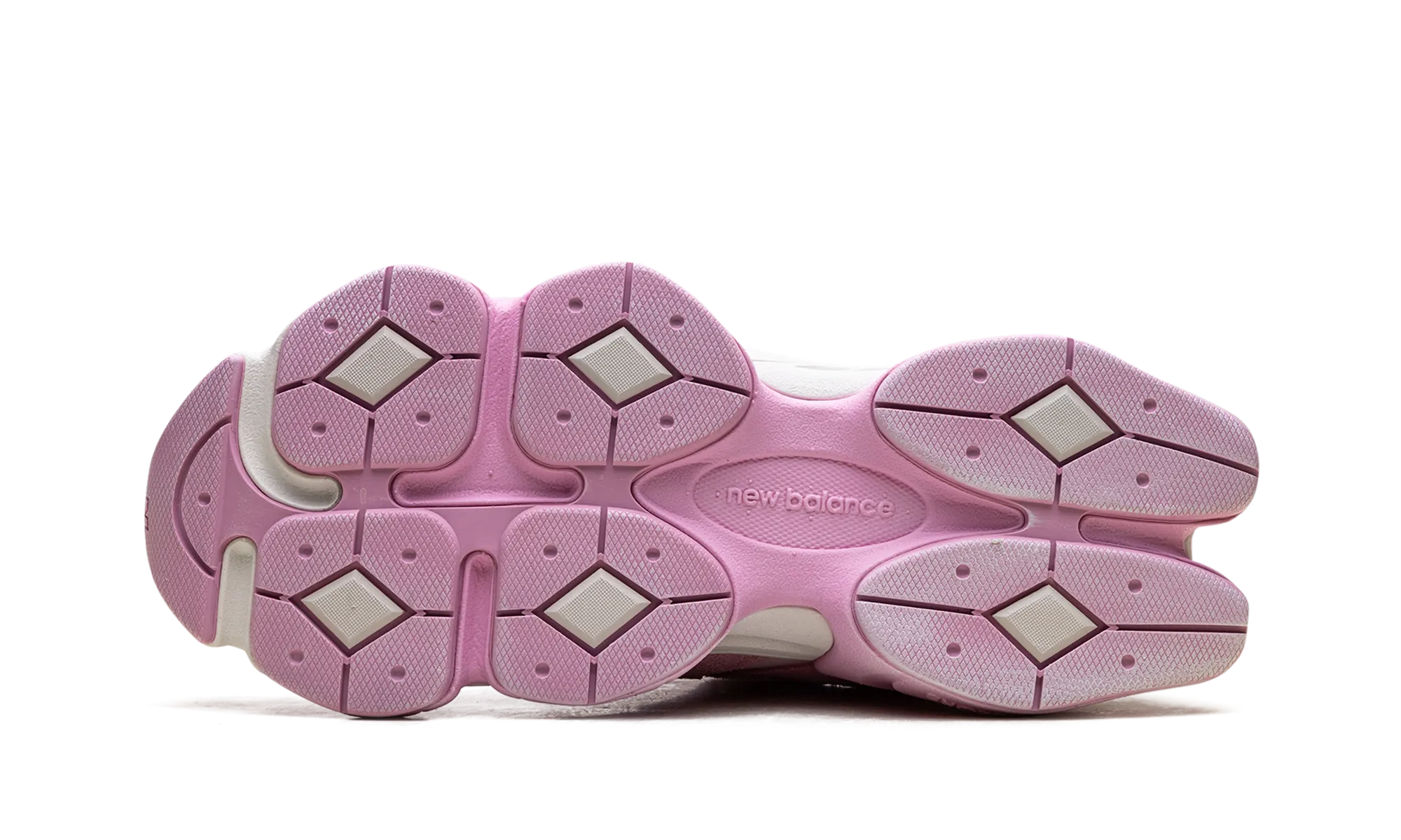 9060 "ASOS Exclusive Pink Overdye" sports shorts running on snow shoes