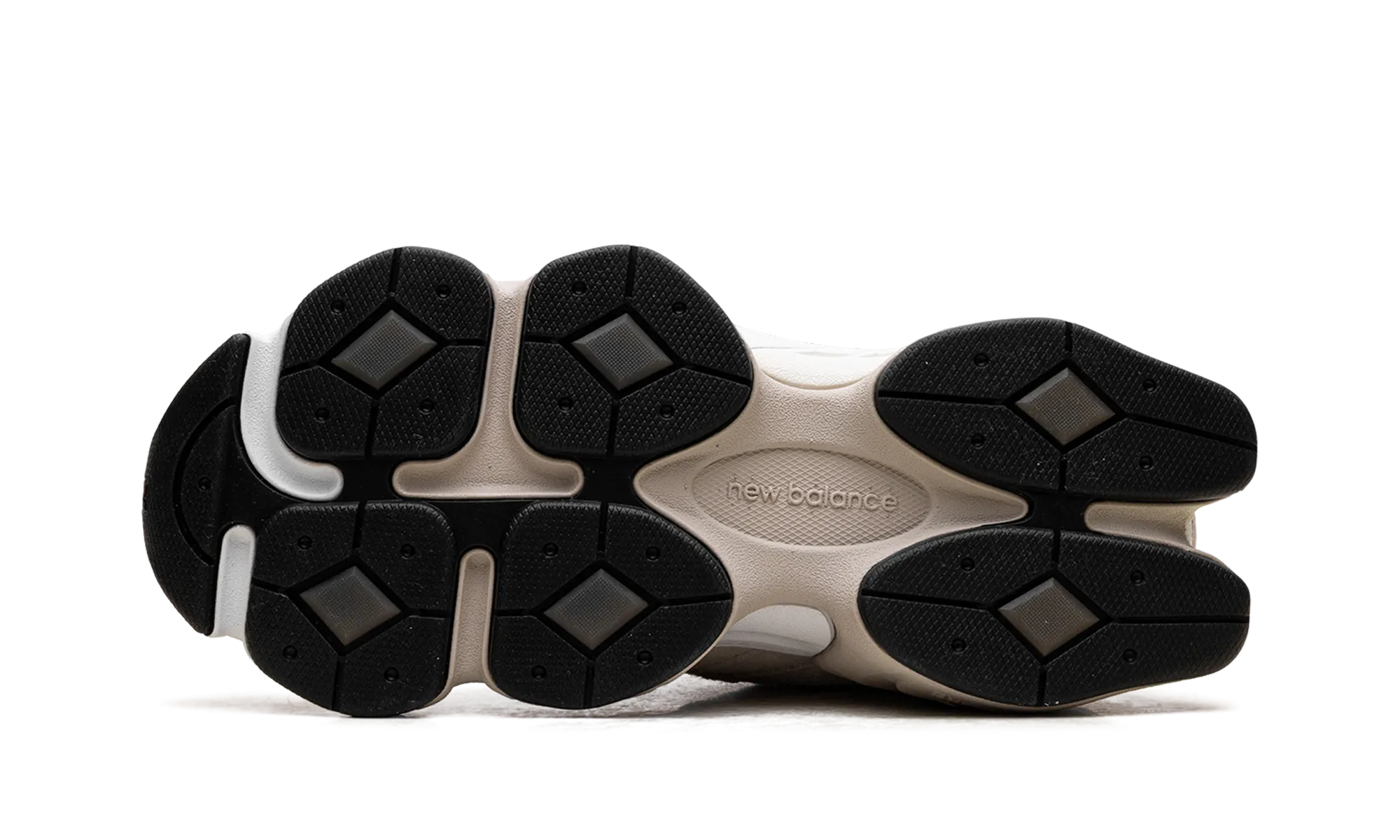 9060 "Beige Cream" running in forests