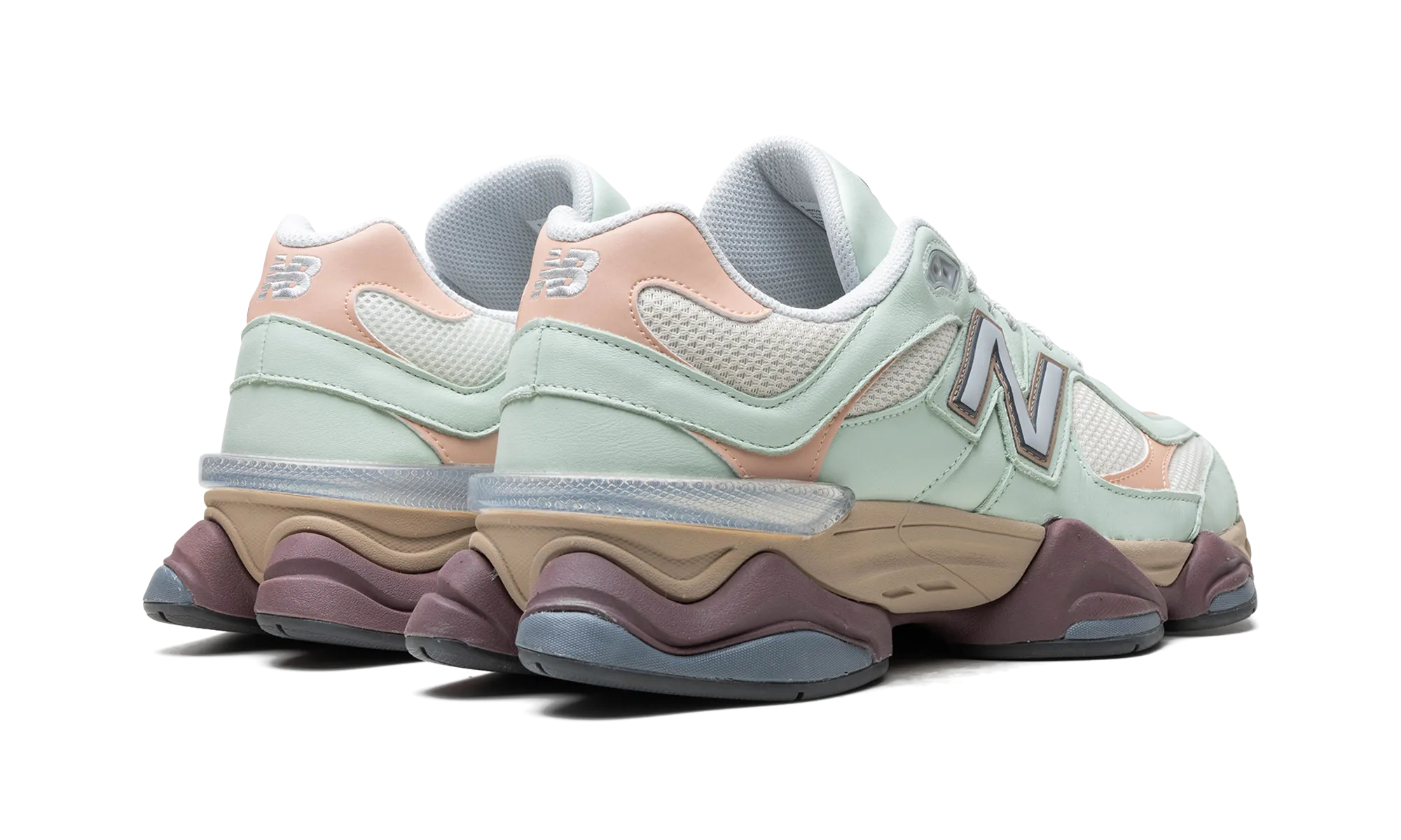 9060 "Clay Ash" energy - returning sole shoe feature Abrasion Resistance