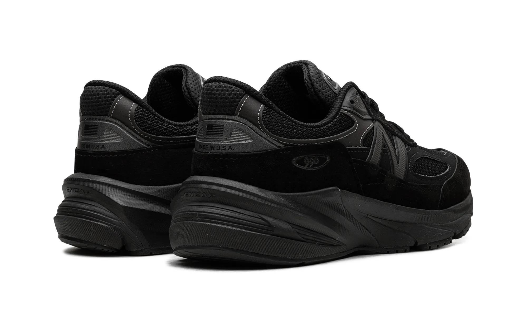 990 v6 "Triple Black" Soft - Touch running with a heart rate monitor