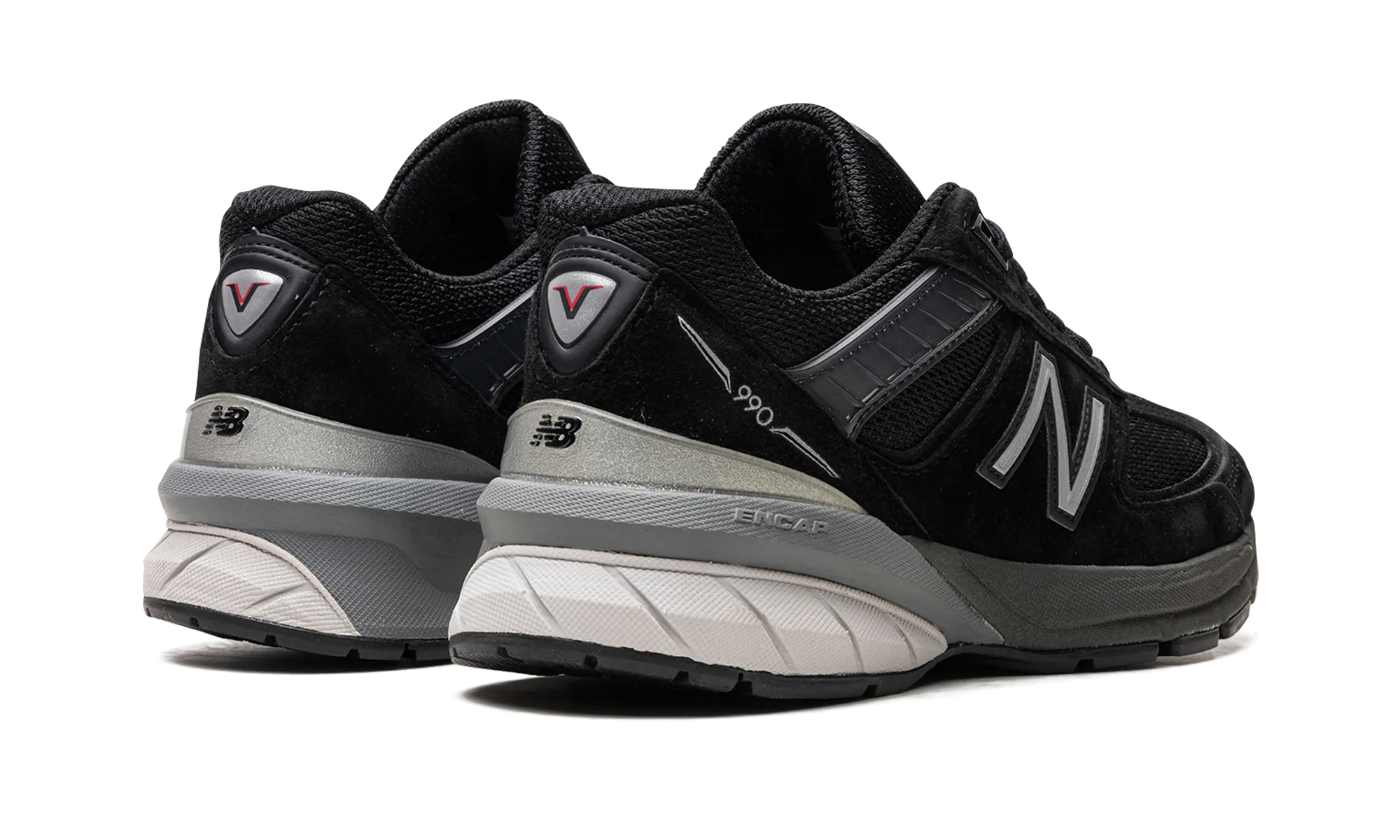 990v5 WMNS "Black / Silver" running in dry conditions shoes
