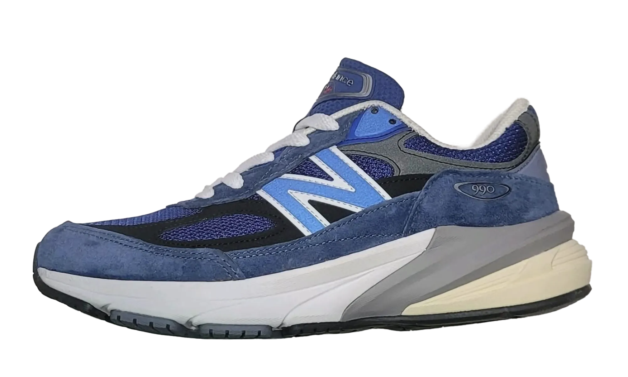 990v6 "Made in USA - Inkwell Black" running in dry weather shoes