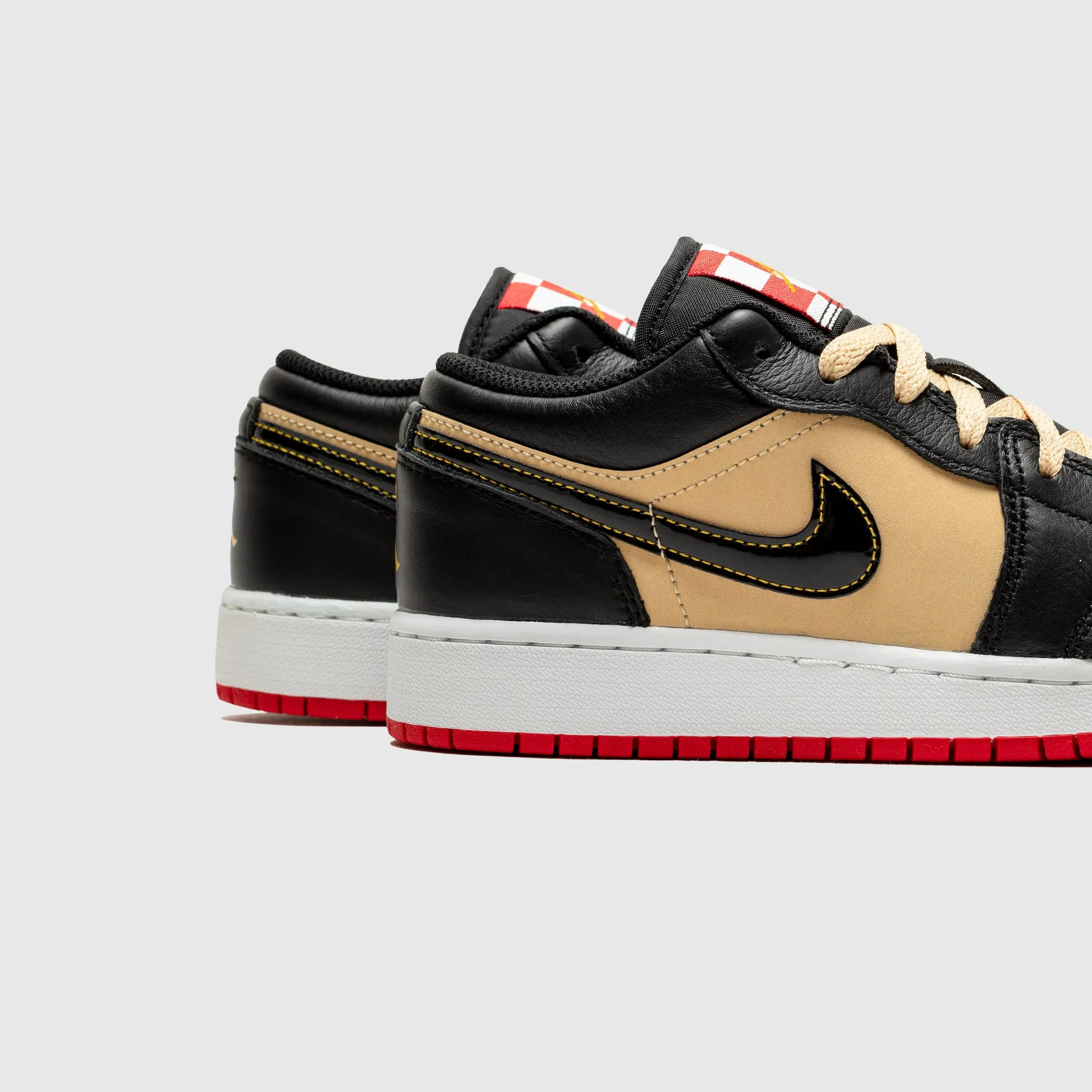 AIR JORDAN 1 LOW SE (GS) "PIZZA" training shoes