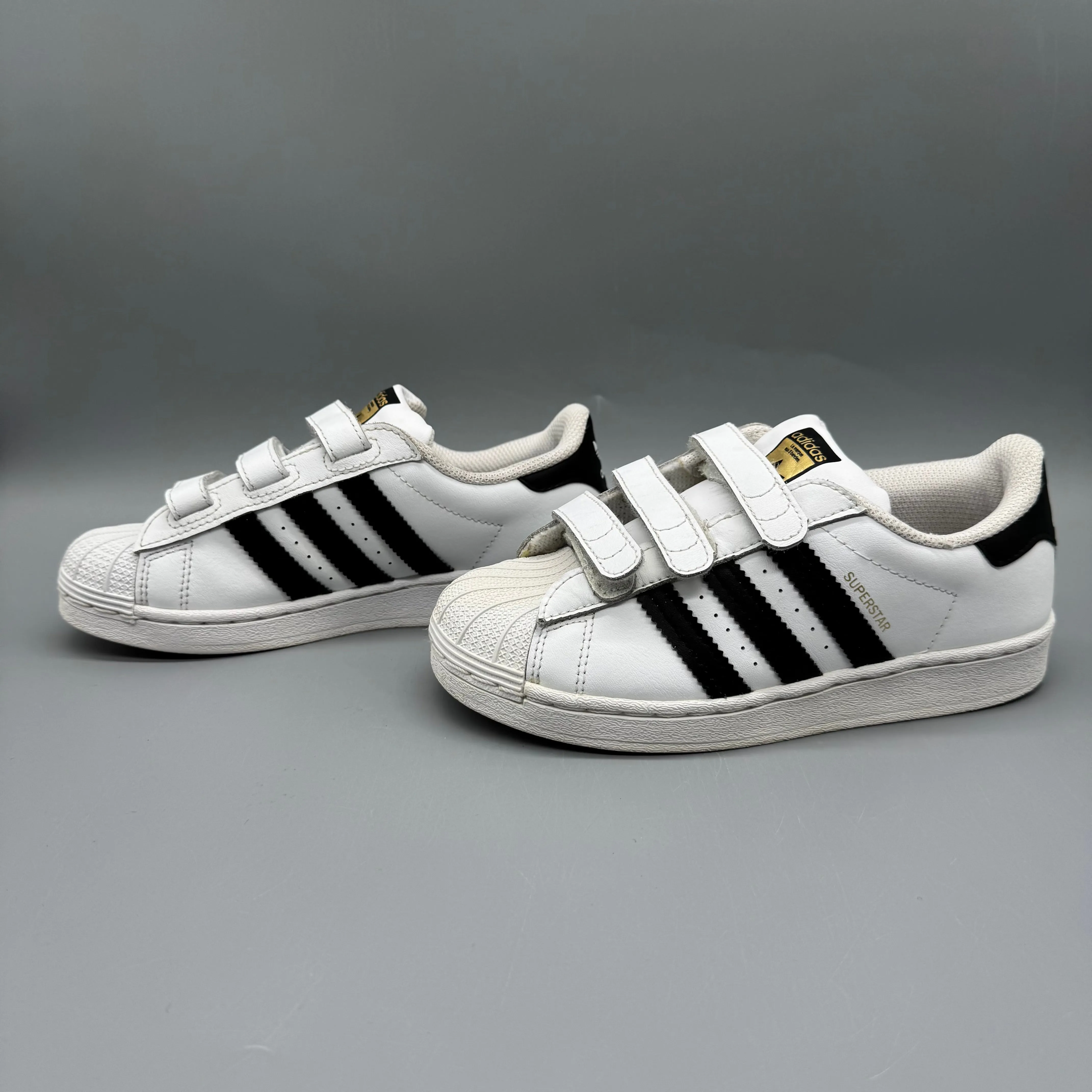 Fashionable Look top Adidas / Superstar / Running Shoes / J1