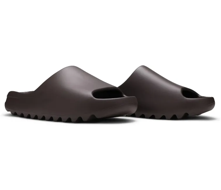 Moisture Management Adidas Yeezy Slide (Soot)