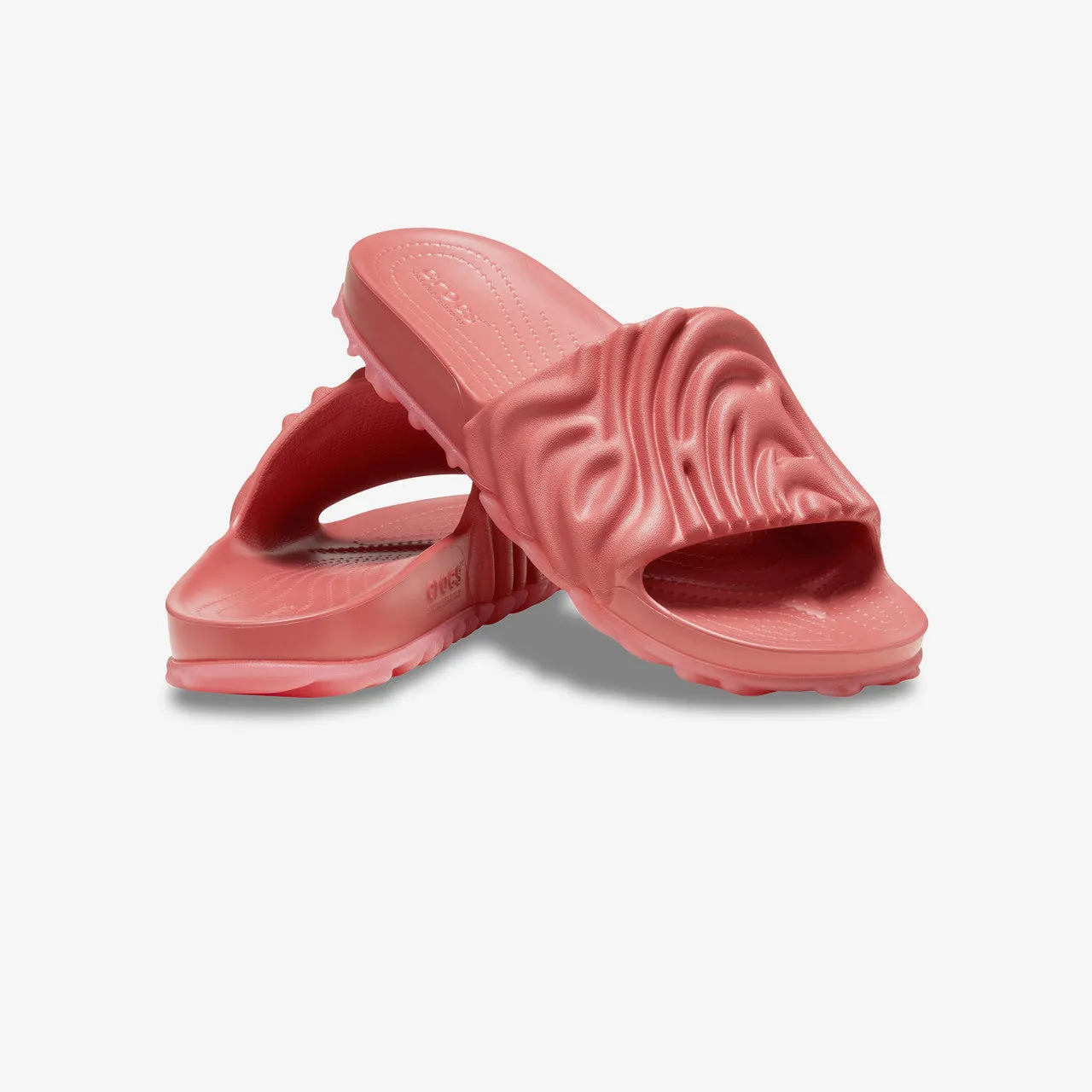 Travel Glam Light Style The Pollex Slide x Salehe Bembury
