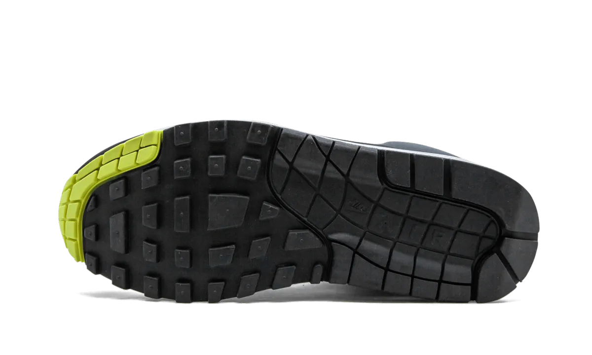 running with a reflector encourage activity AIR MAX 1 MID SNKRBT P MNS WMNS "Black Volt"