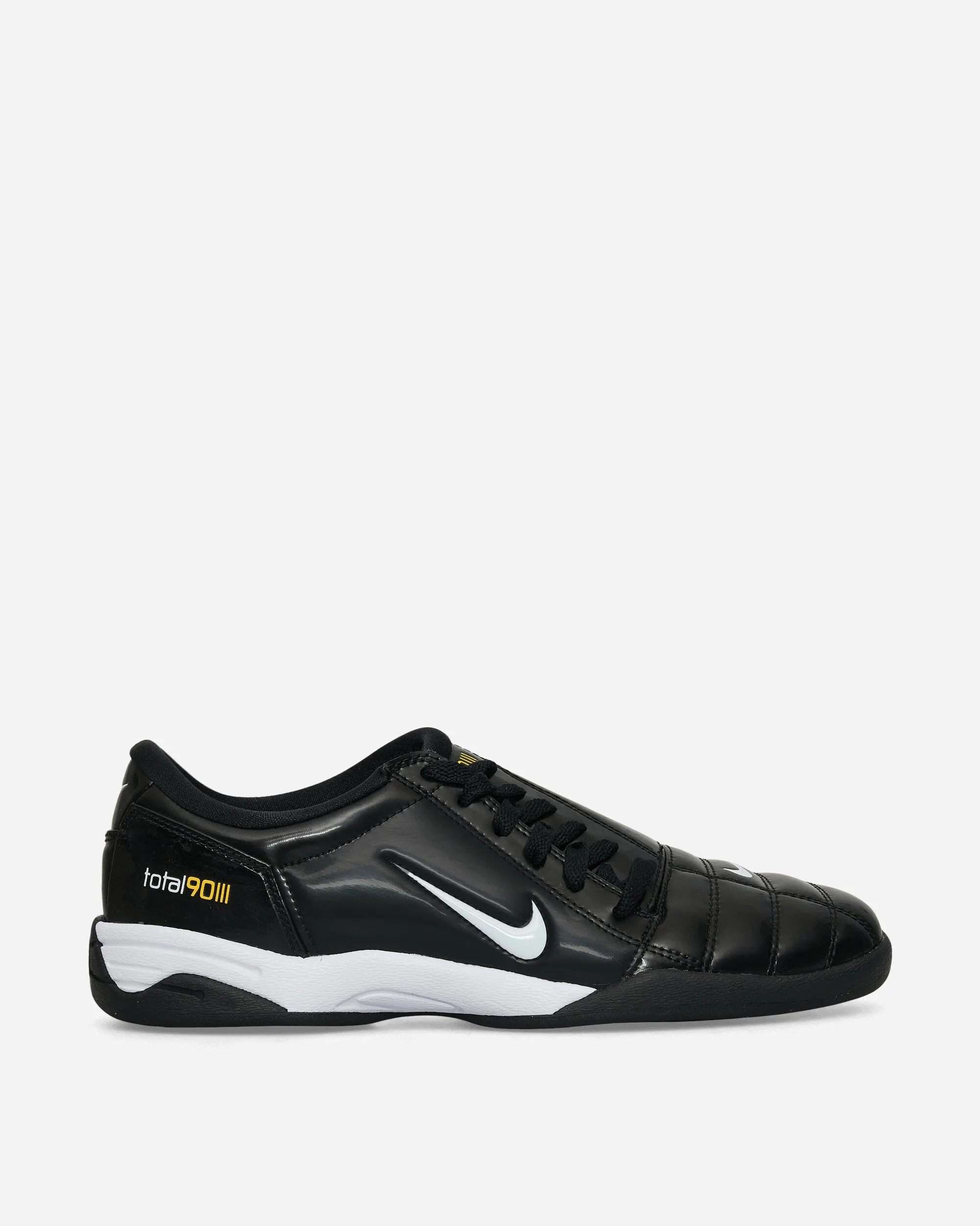 Total 90 Sneakers Black / White OdorResistant Adjustable lacing