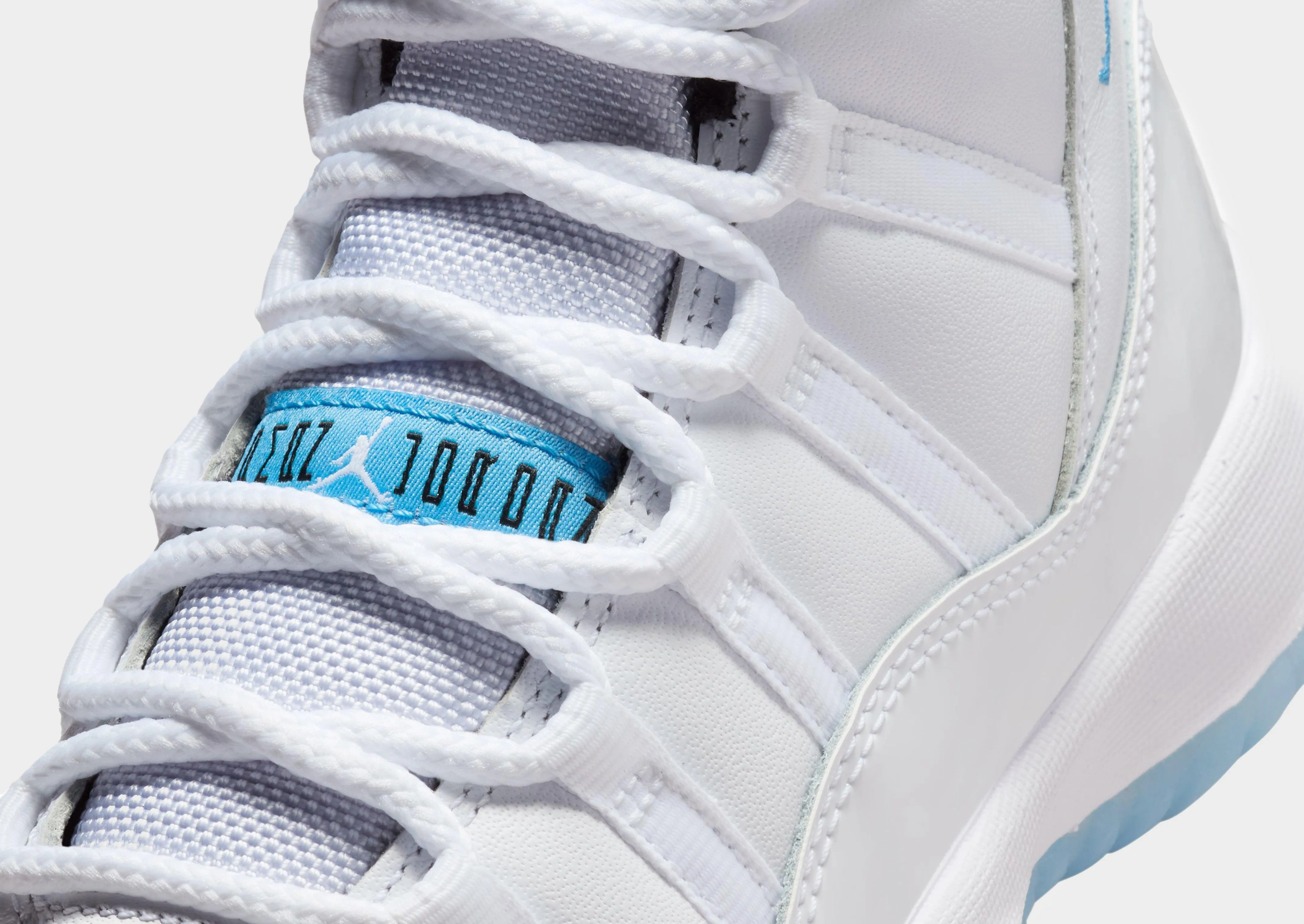 Air 11 Retro Junior's Padded collar Energy Returning Foam
