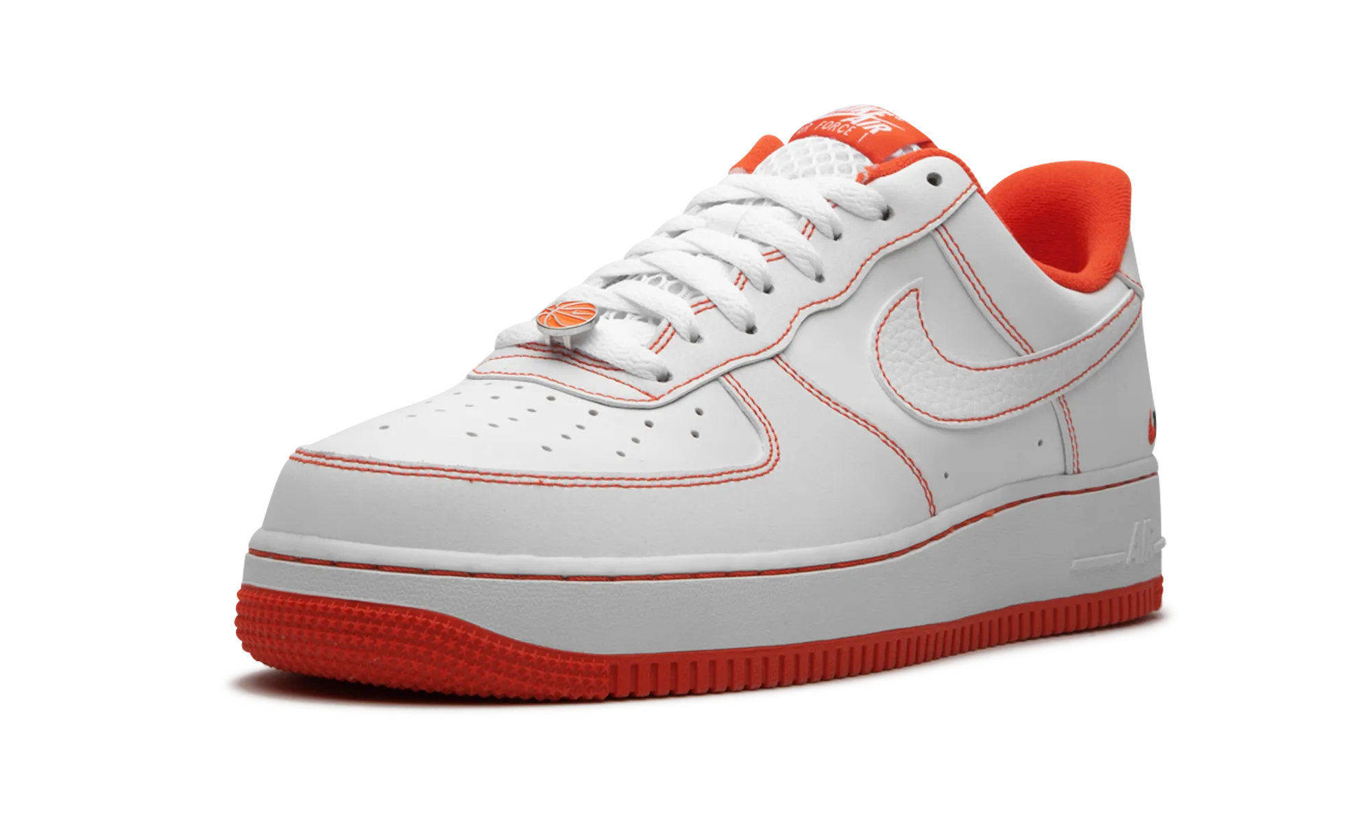 Air Force 1 '07 LV8 EMB "Rucker Park" Trend-setting wear