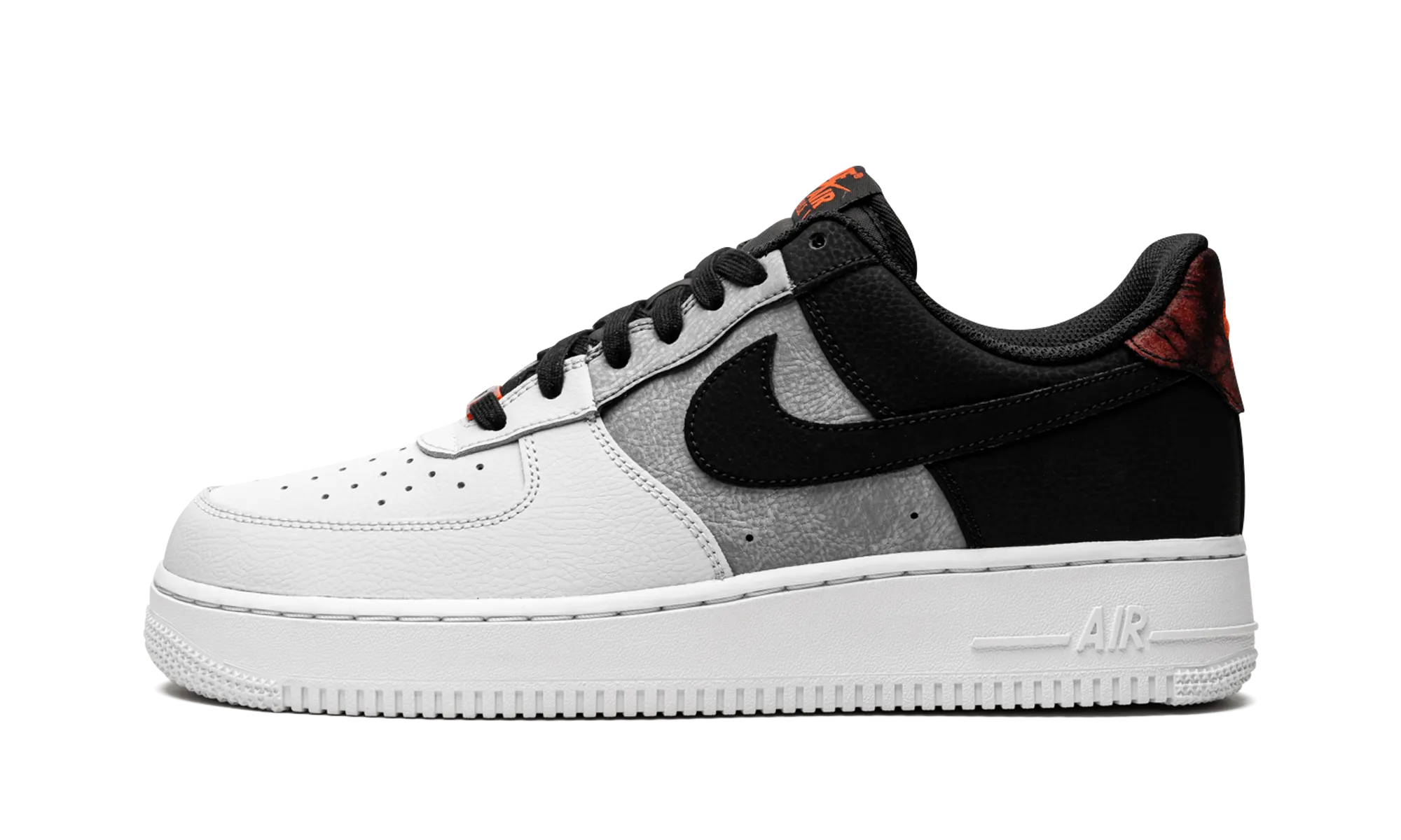 Track ready Air Force 1 '07 LV8 "Black / Smoke Grey / White"