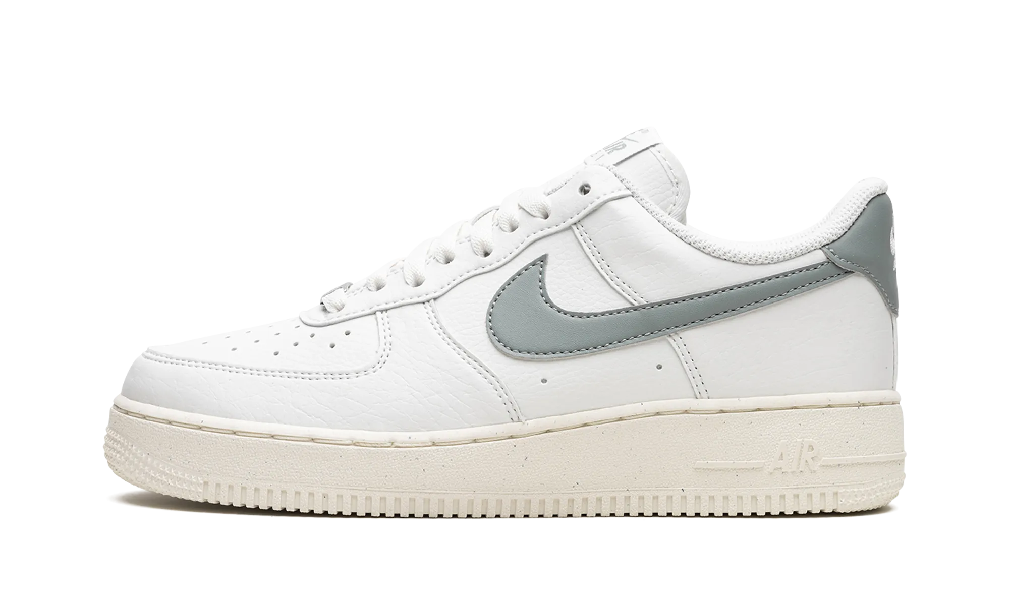 Weekend Look AIR FORCE 1 '07 NEXT NATURE MNS WMNS "Mica Green"