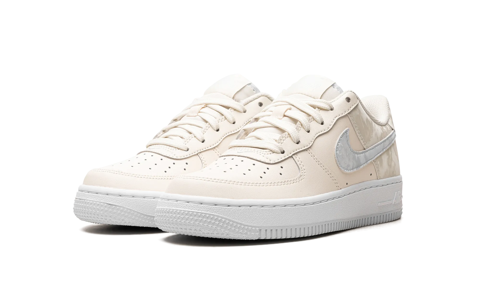 AIR FORCE 1 GS "Pale Ivory / Sea Glass / White / Football Grey" Airflow channels Effortless Style