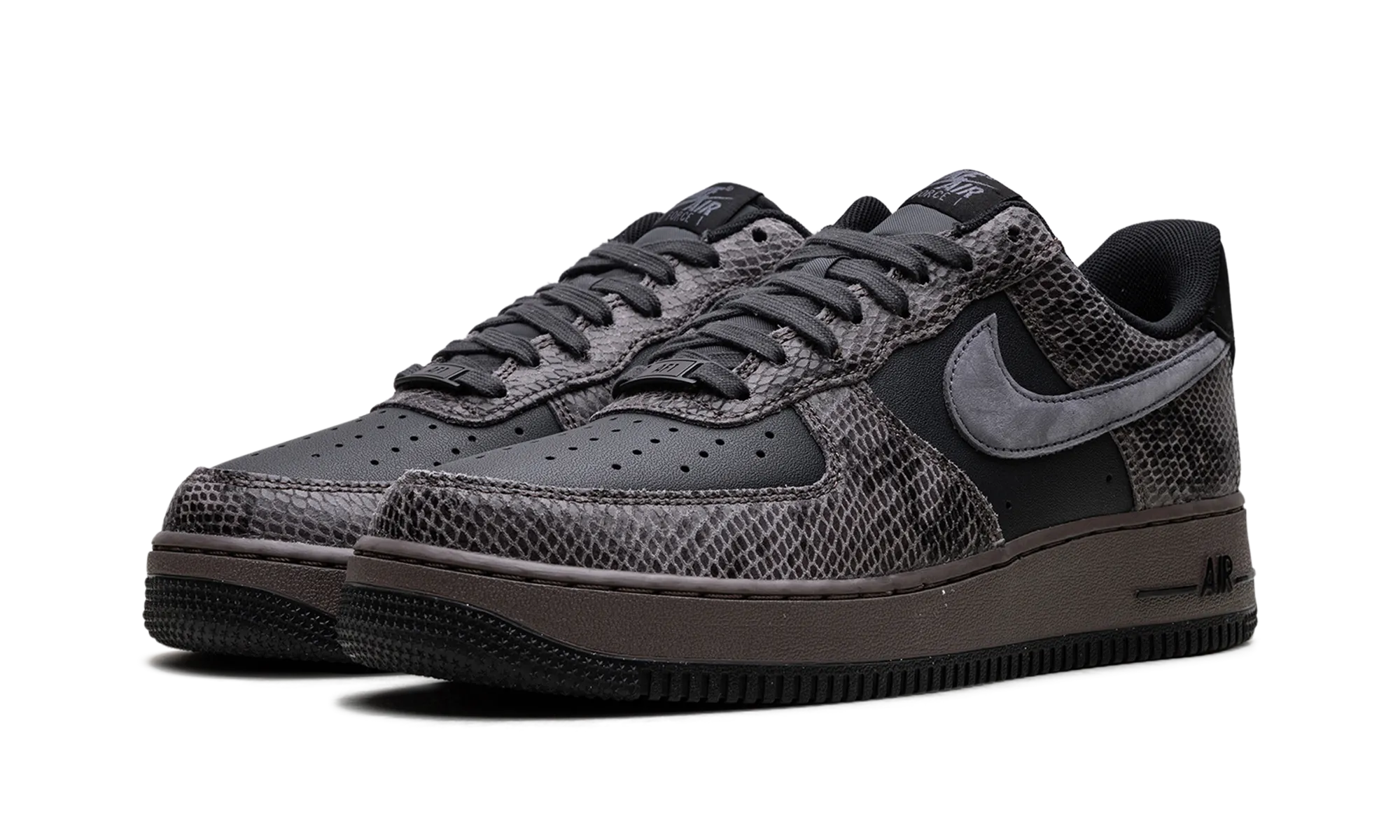 Bold piece Air Force 1 Low "Off Noir Snakeskin"