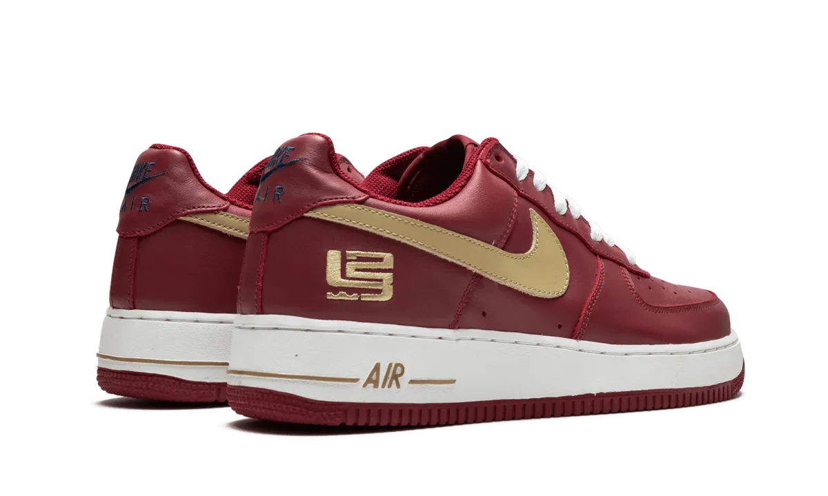 retro look Air Force 1 "Lebron"