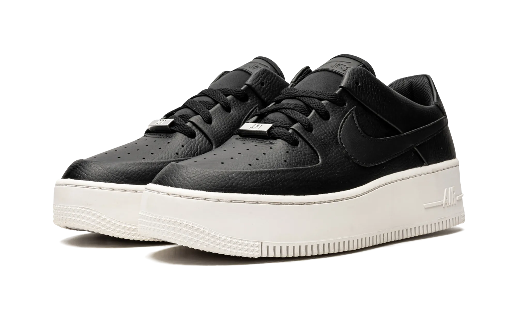 Commuter Ready Stylish performance AIR FORCE 1 SAGE LO WMNS