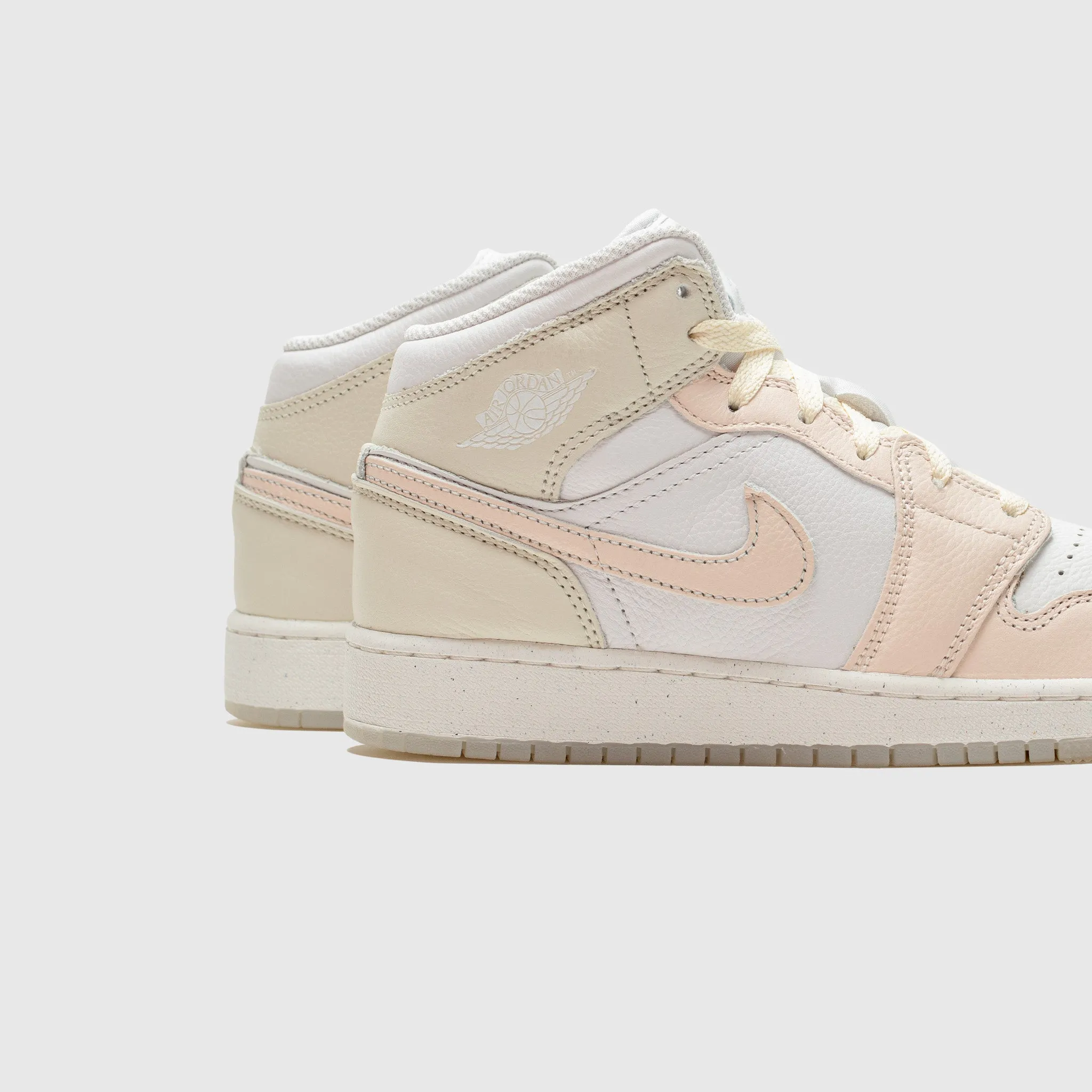 Seamless Motion Efficiency AIR JORDAN 1 MID SE (GS) "EASTER"