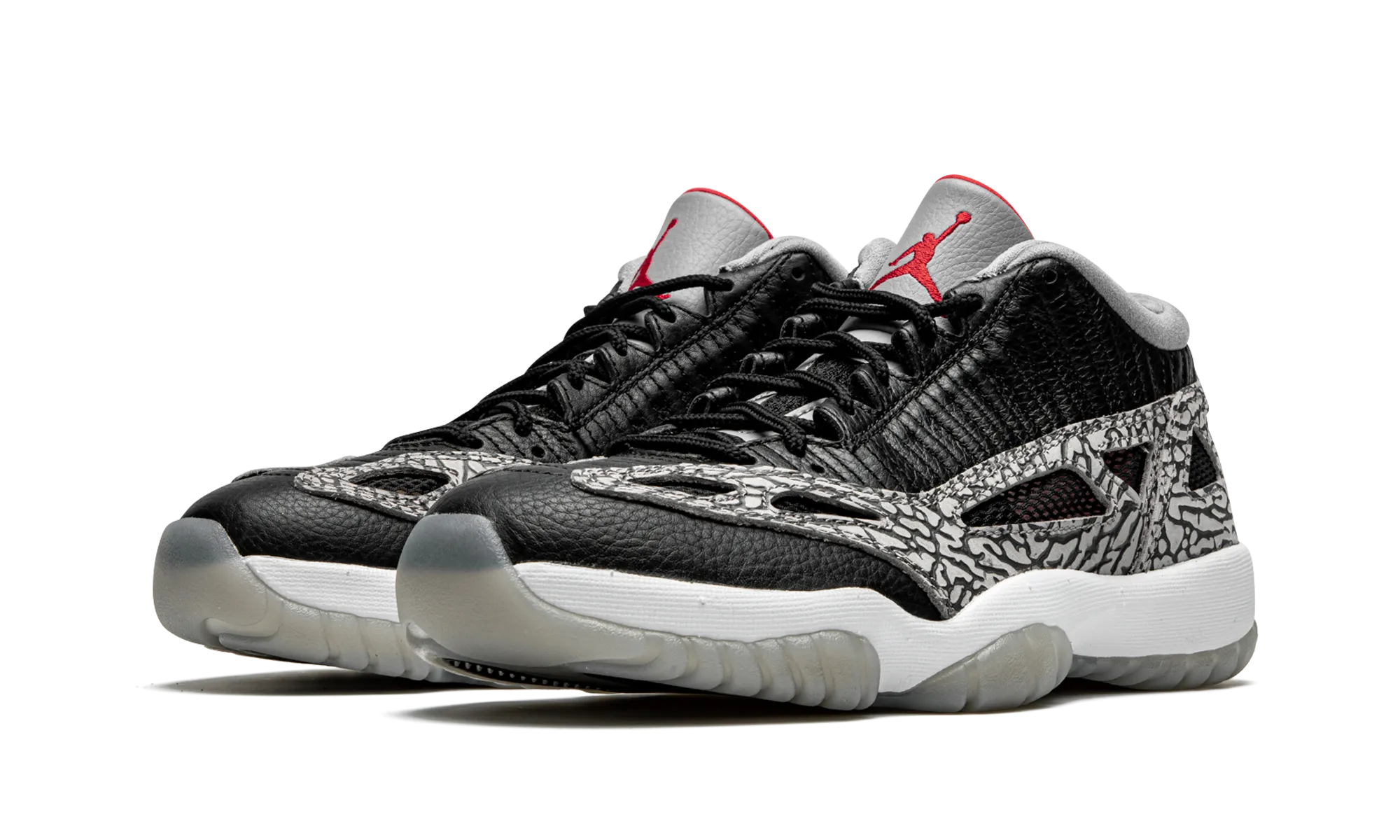 Air Jordan 11 Low IE "Black Cement" Knit Material Technology