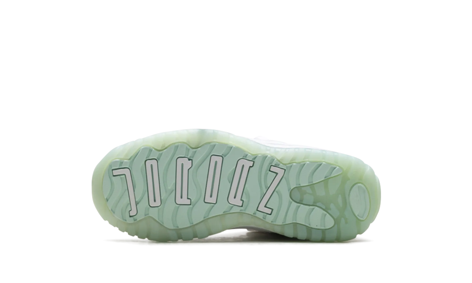 SyntheticMaterial Air Jordan 11 Low PS "Igloo"