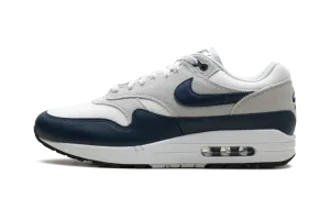 AIR MAX 1 ESSENTIAL "Summit White/Armory Navy-Light Silver" running in the heat shoes wide - fit running gear