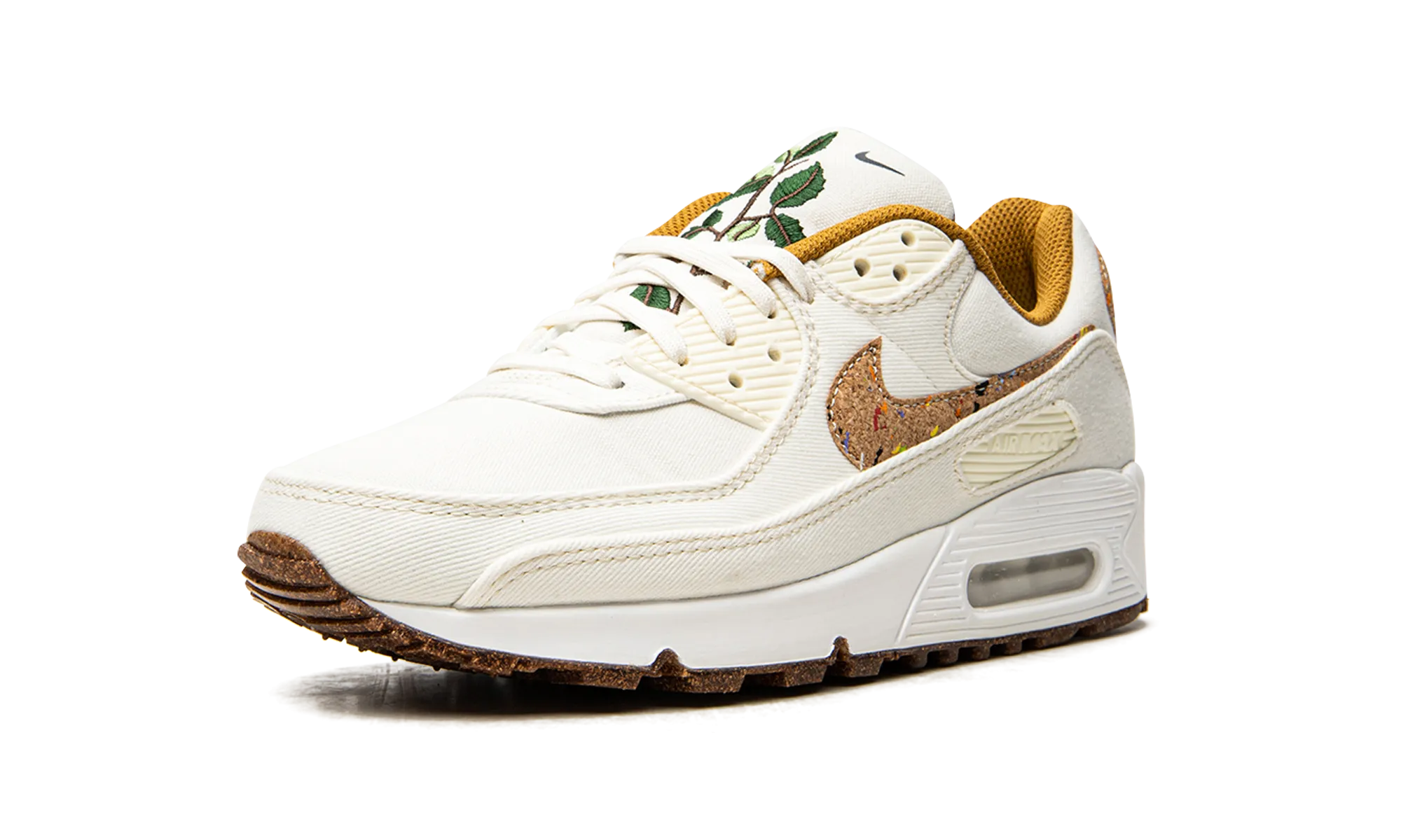 AIR MAX 90 WMNS "Cork" running in forests
