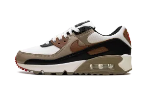 Speed - running Air Max 90 WMNS "Phantom Black Fire Red Light British Tan"