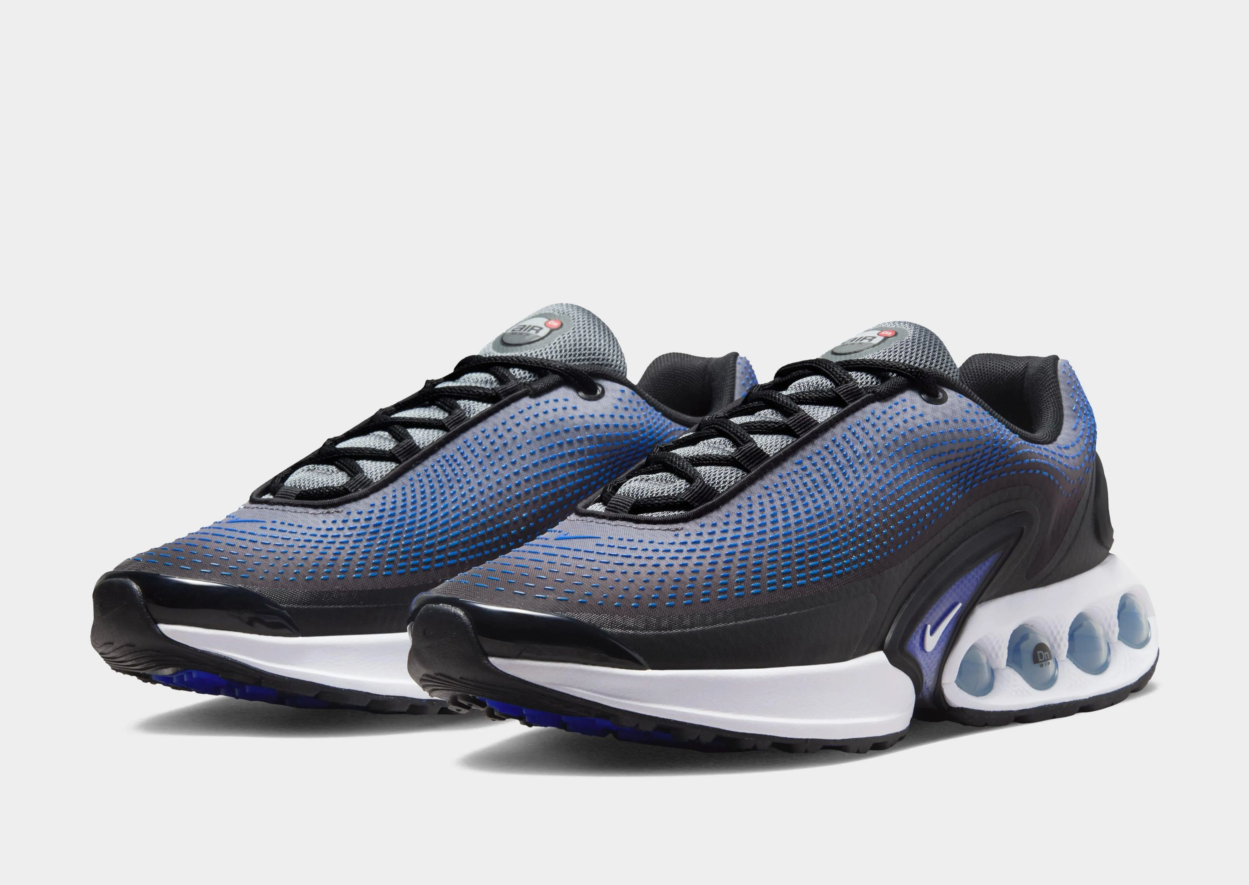 running in a mountain range shoes Air Max DN