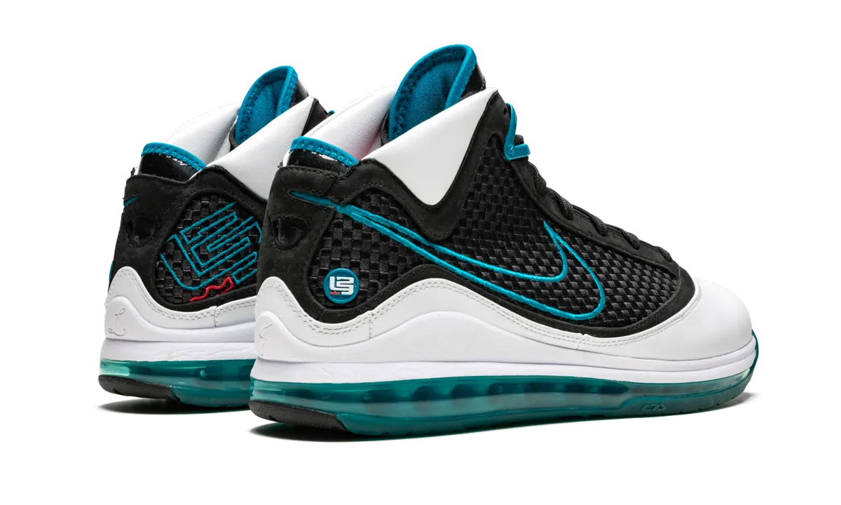 Air Max Lebron 7 NFW "Red Carpet" sweat - wicking running shoes