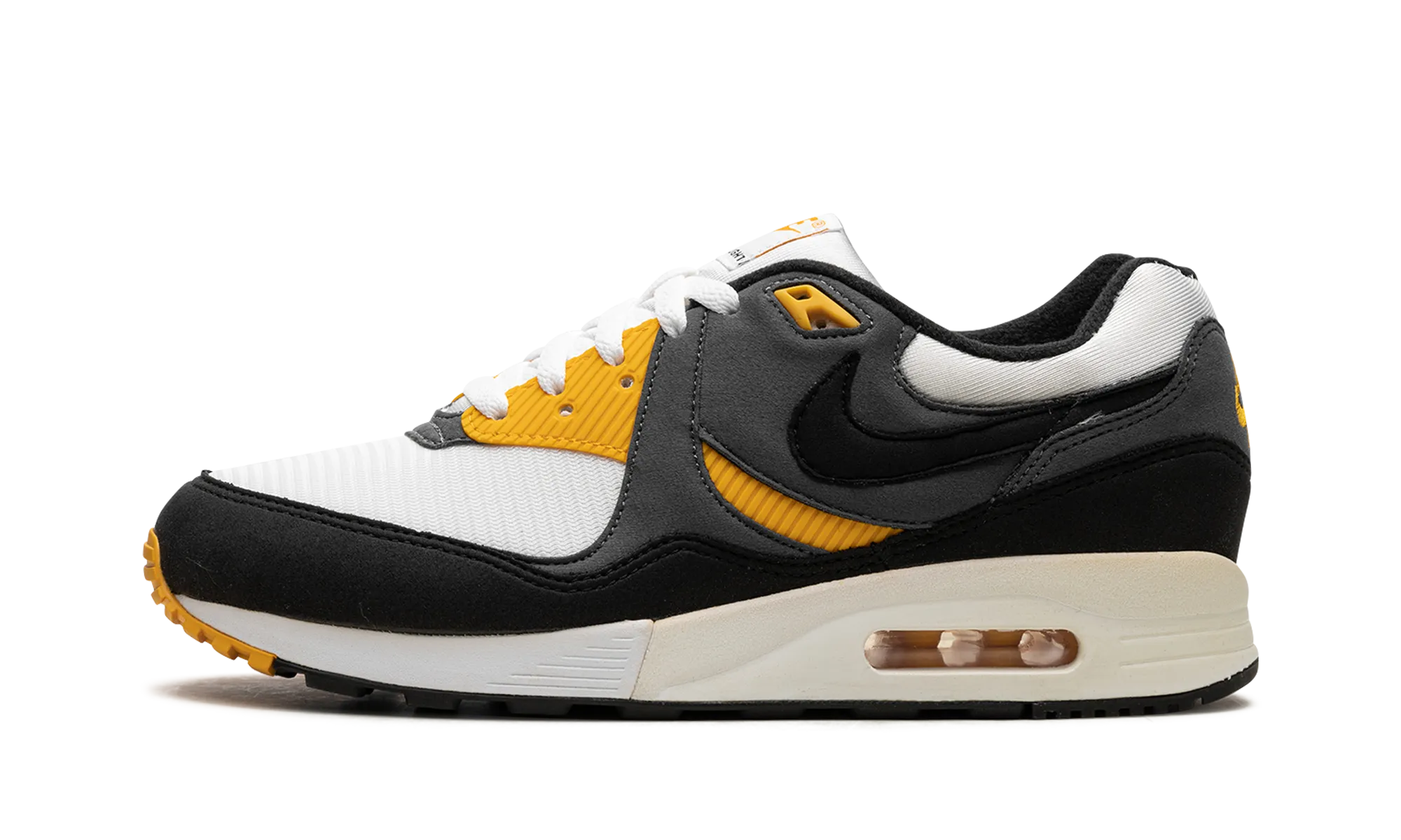 running on beach shoes Air Max Light
